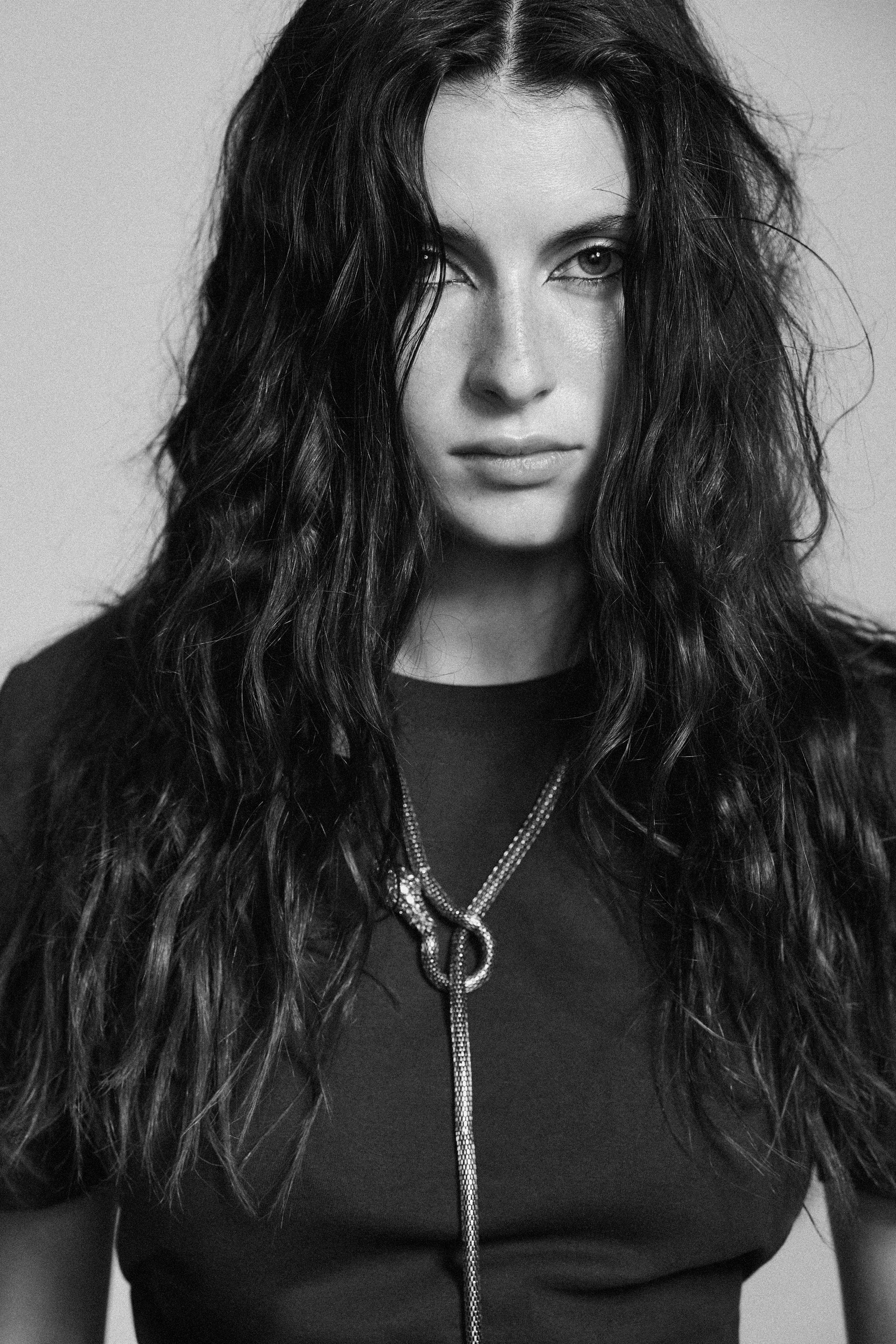 TEXTURED SNAKE NECKLACE