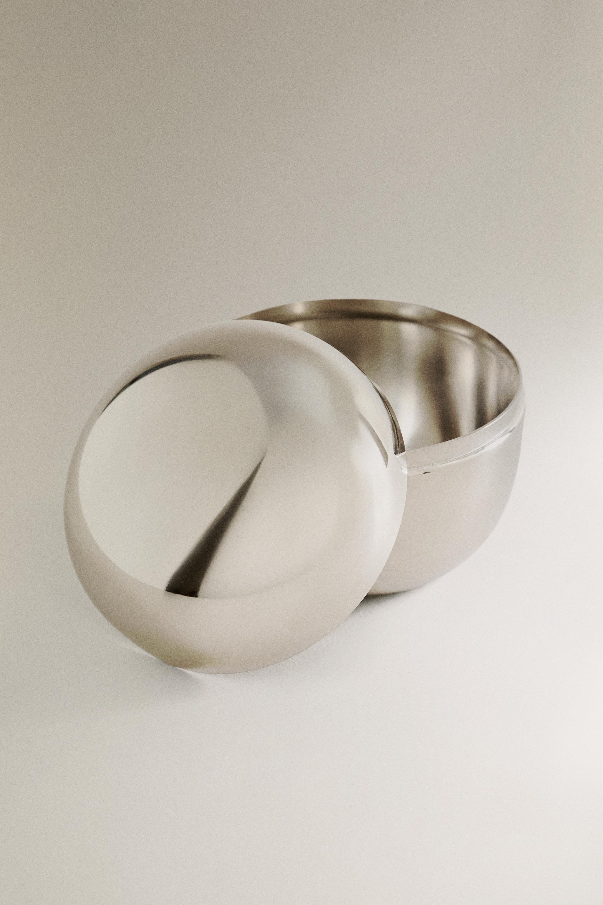 LARGE ROUND METAL BOX