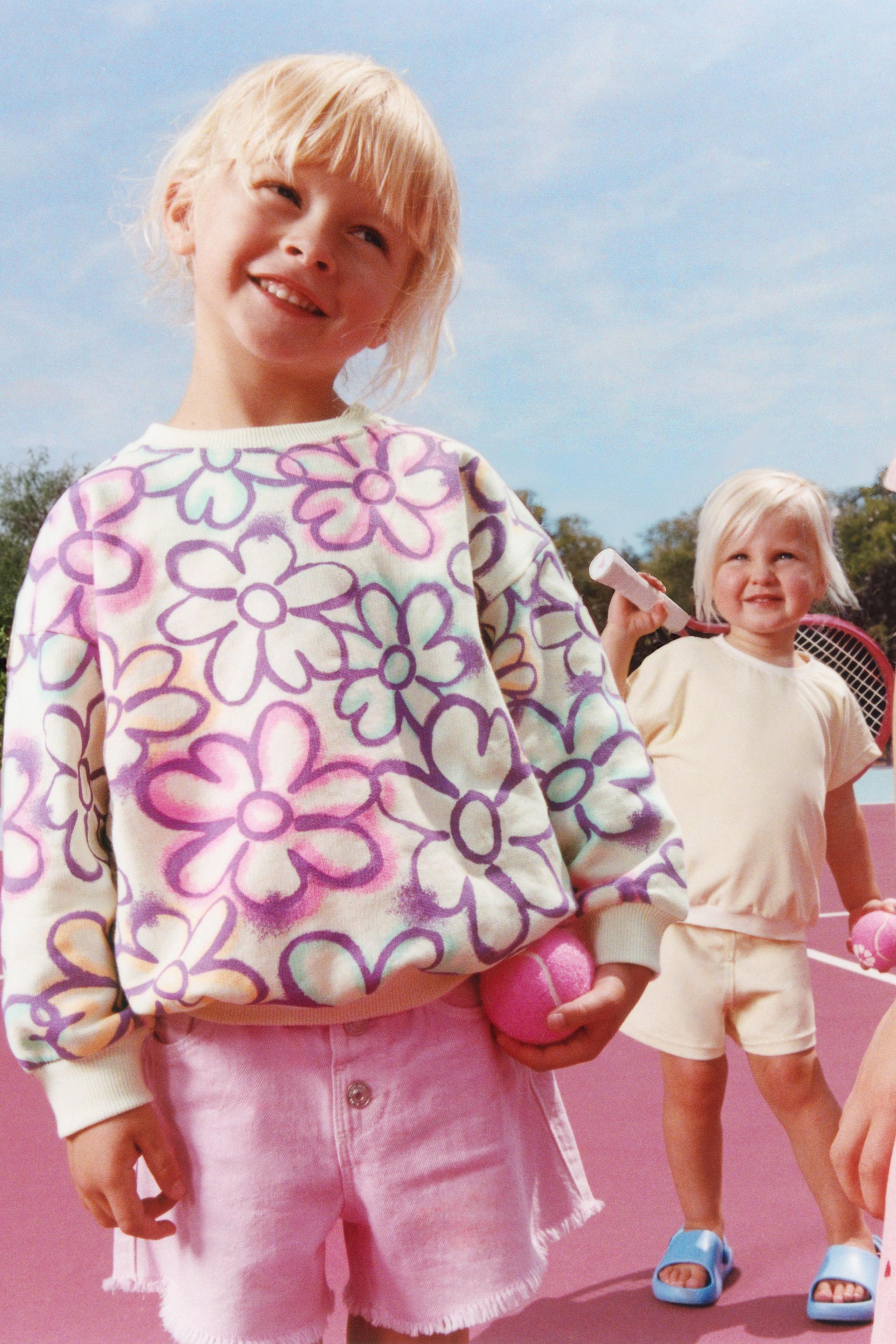 GRAFFITI FLORAL SWEATSHIRT