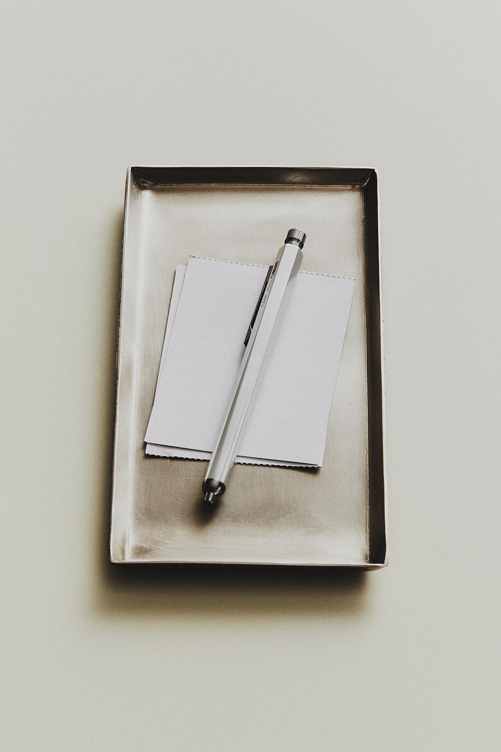 RECTANGULAR ALUMINUM TRAY