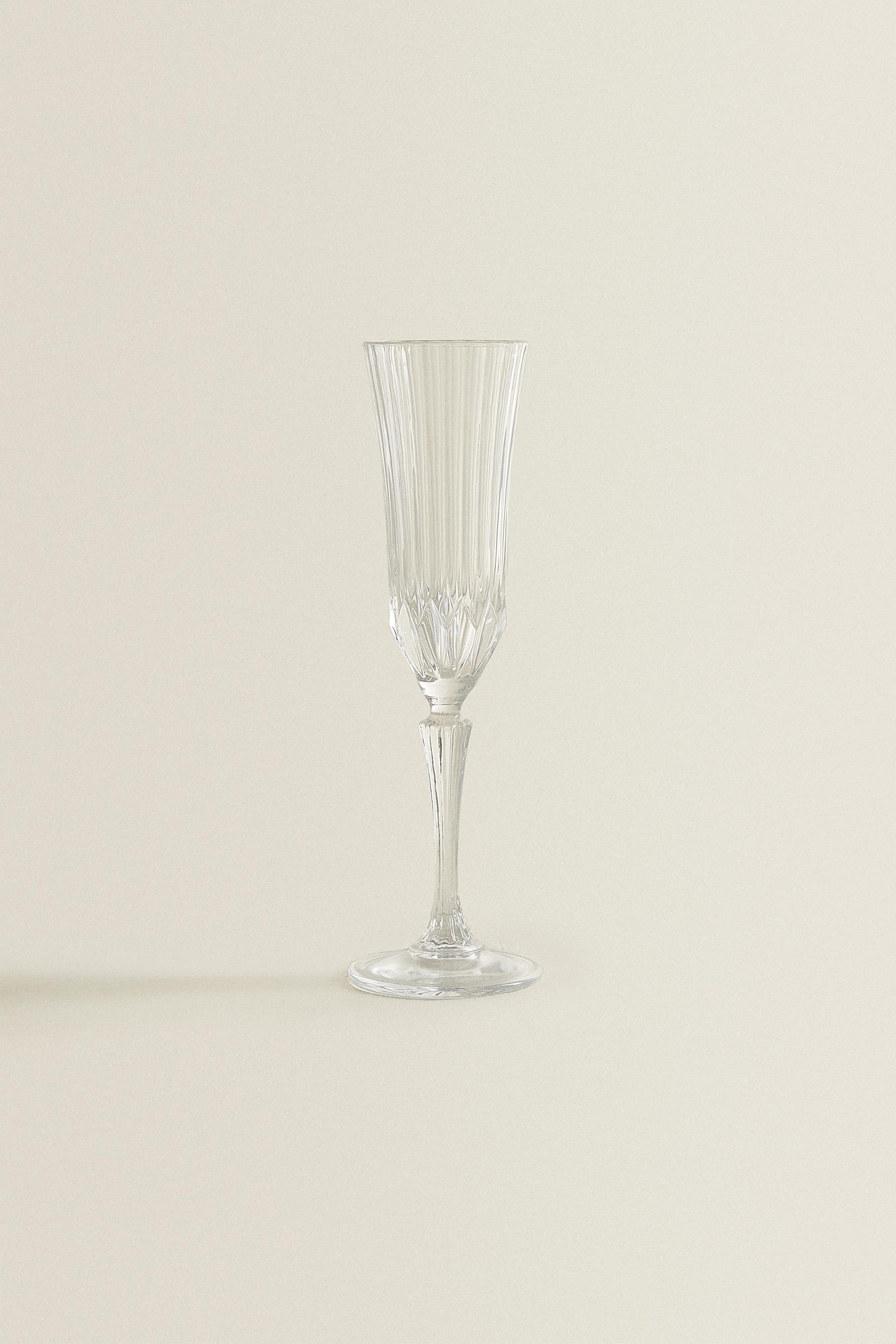ENGRAVED CRYSTALLINE FLUTE GLASS WITH ENGRAVED GLASS EFFECT