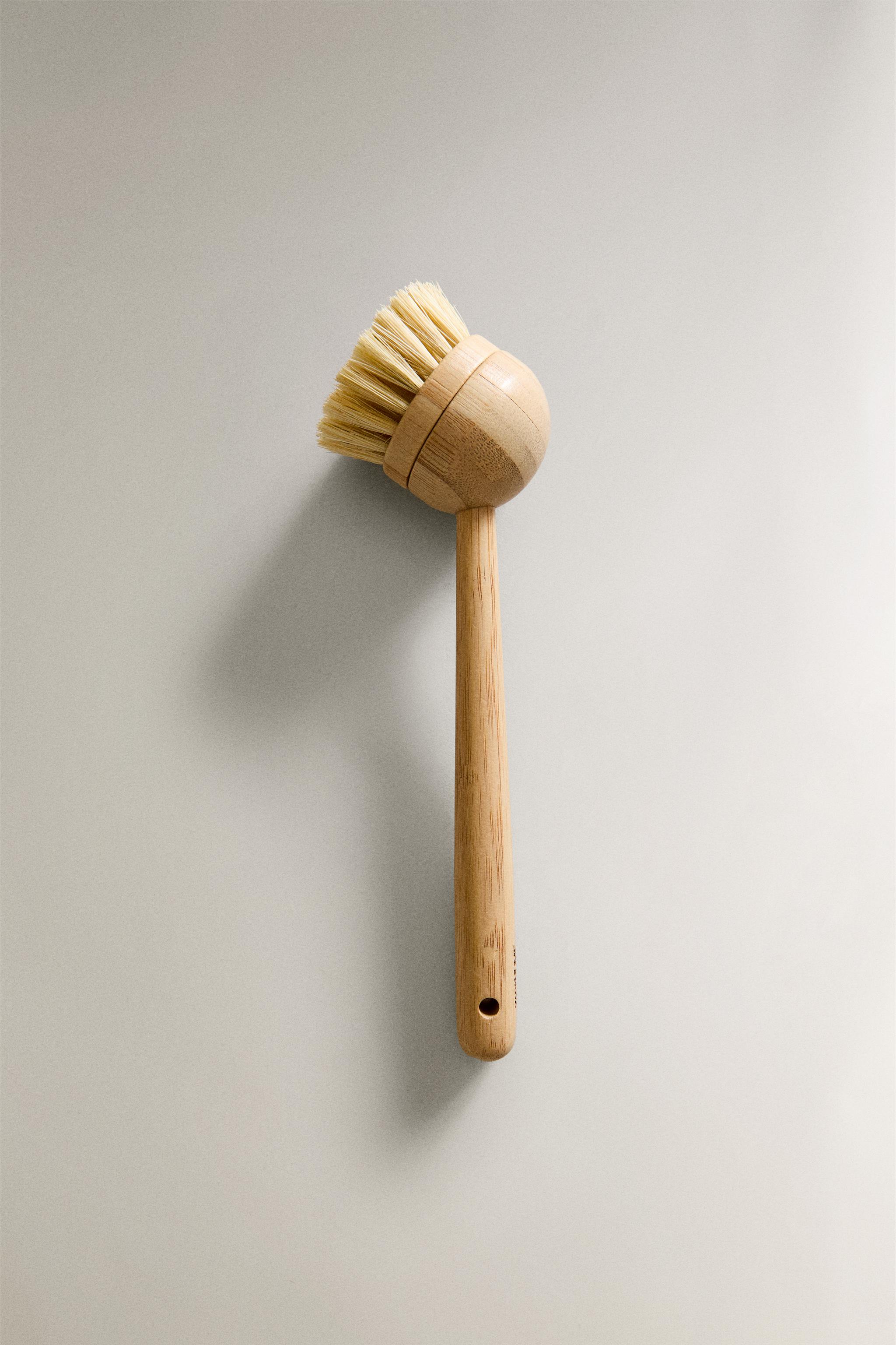 BRUSH WITH INTERCHANGEABLE BRISTLES