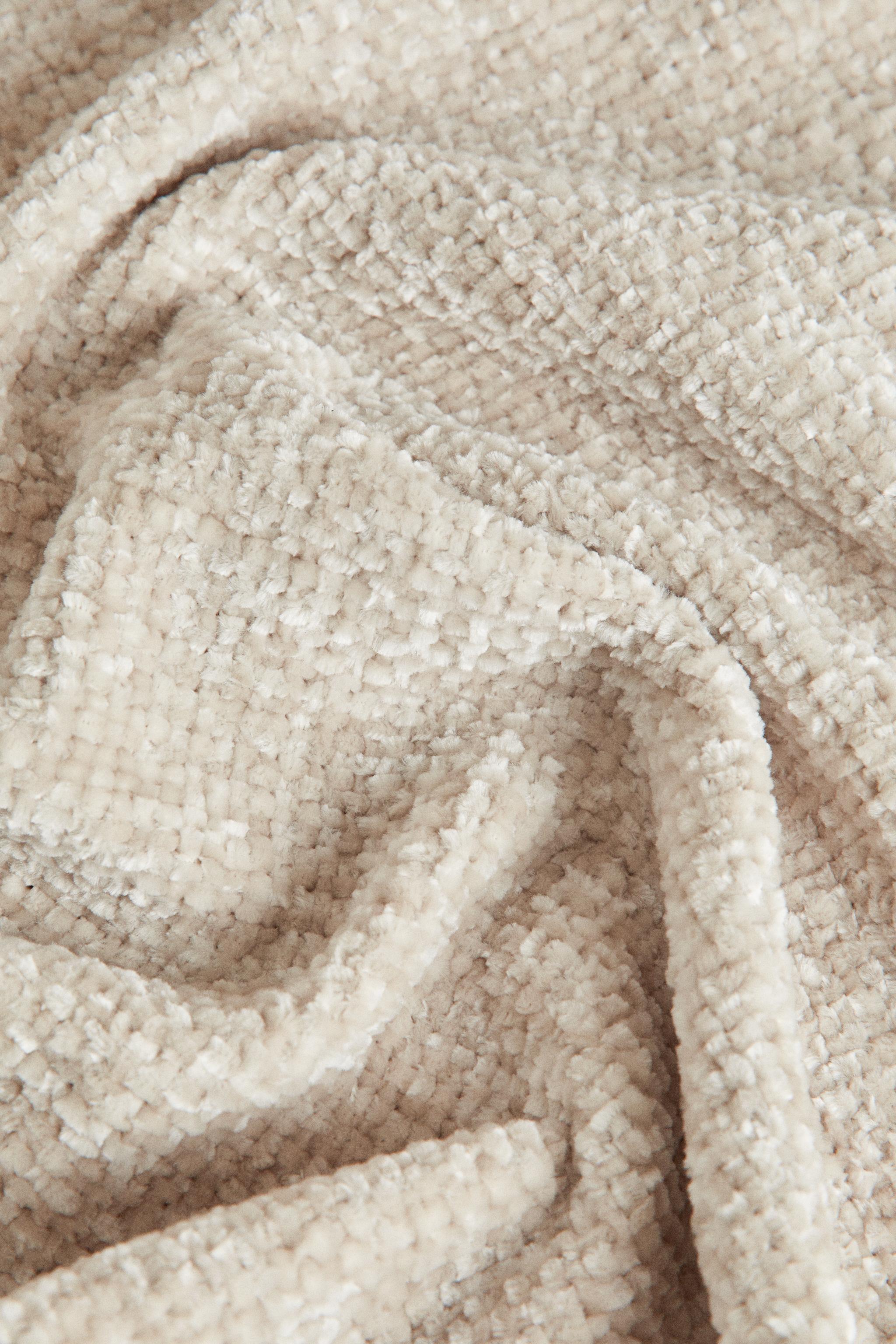 CHUNKY CHENILLE BLANKET