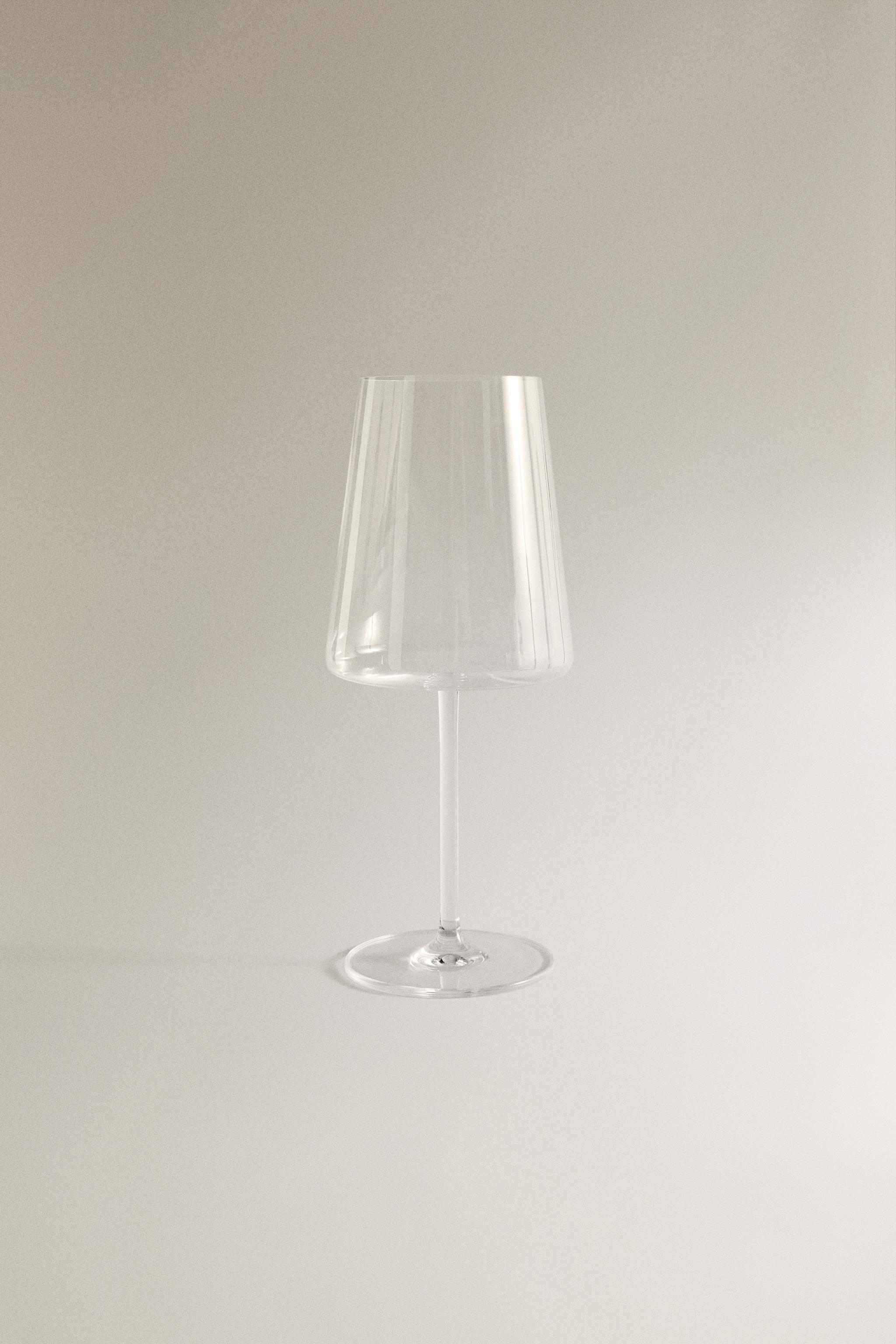CONICAL CRYSTALLINE WINE GLASS