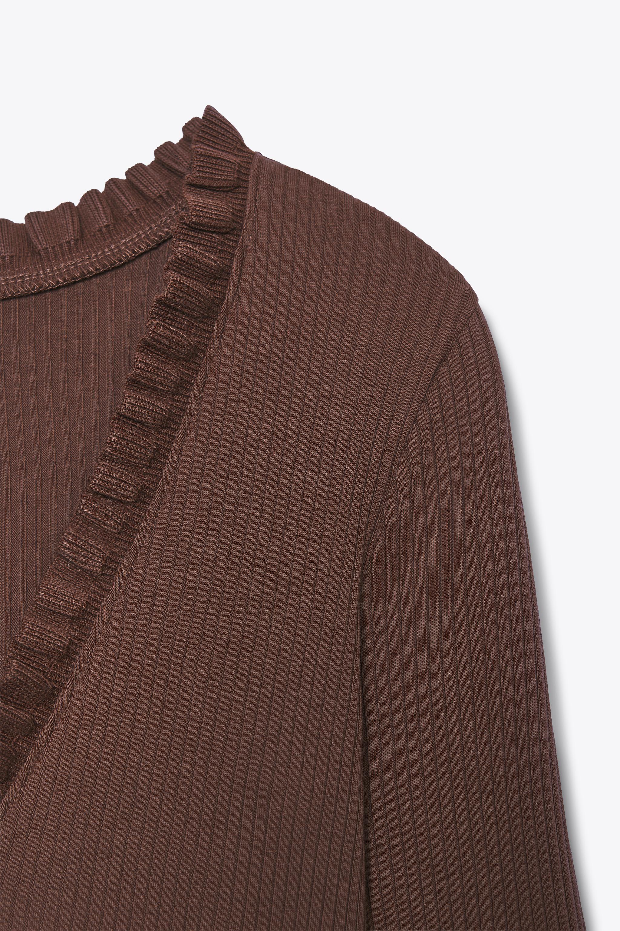 RUFFLED LONG SLEEVE TOP