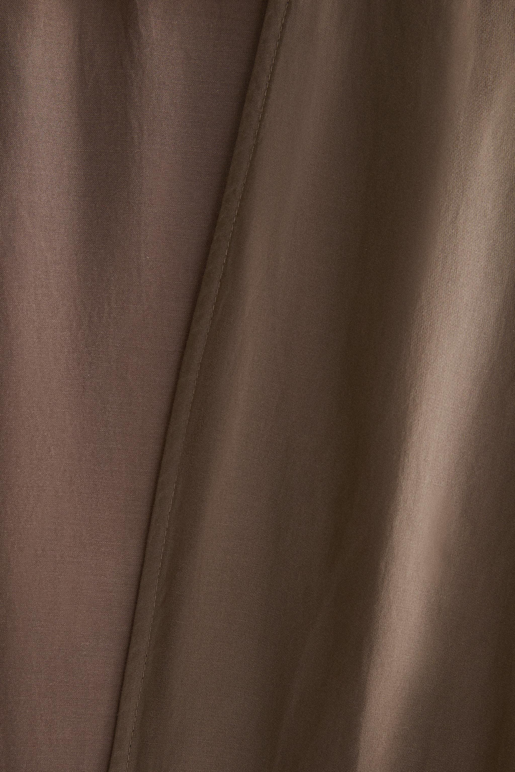 GATHERED SATEEN ROBE