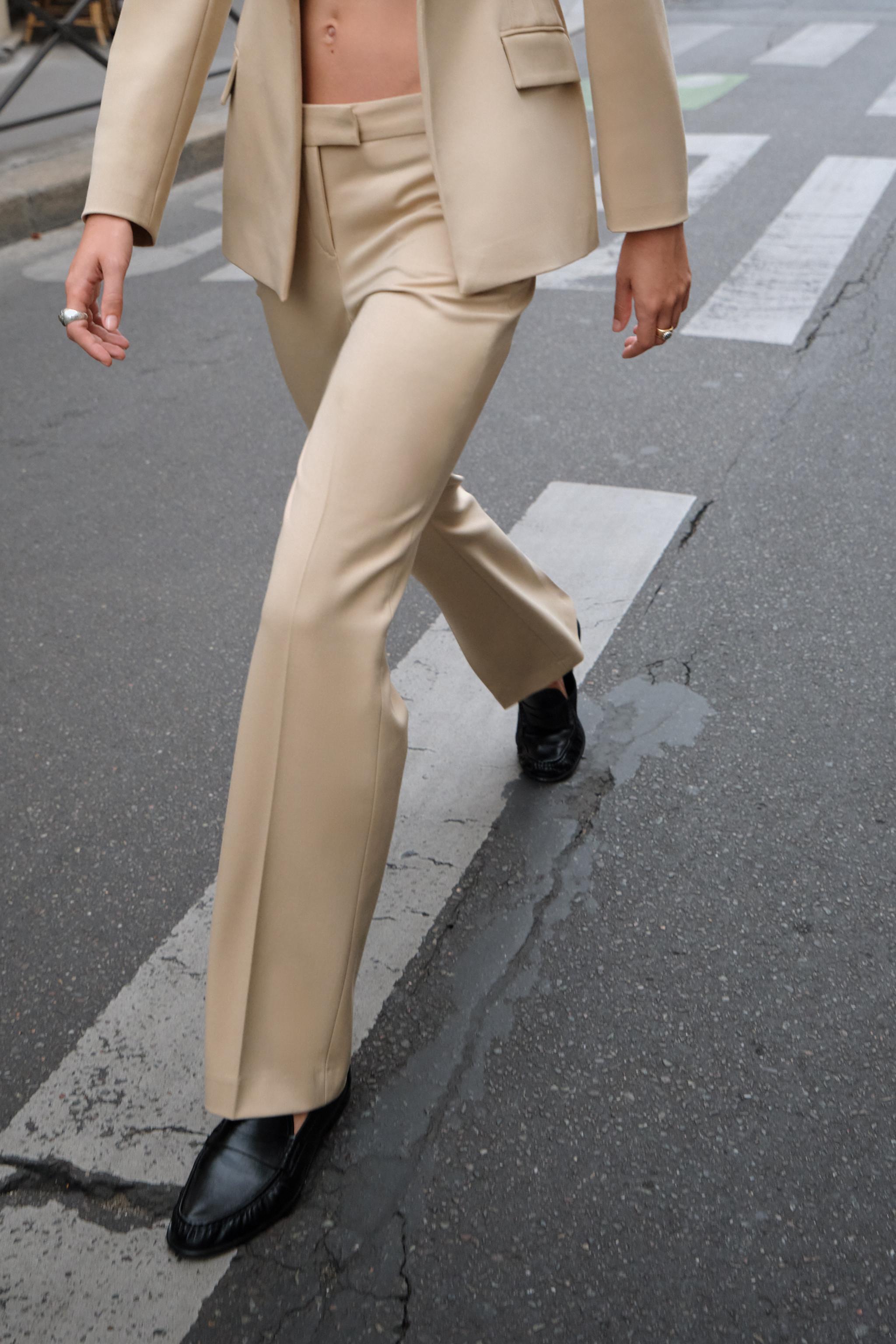 LOW RISE FLARE PANTS