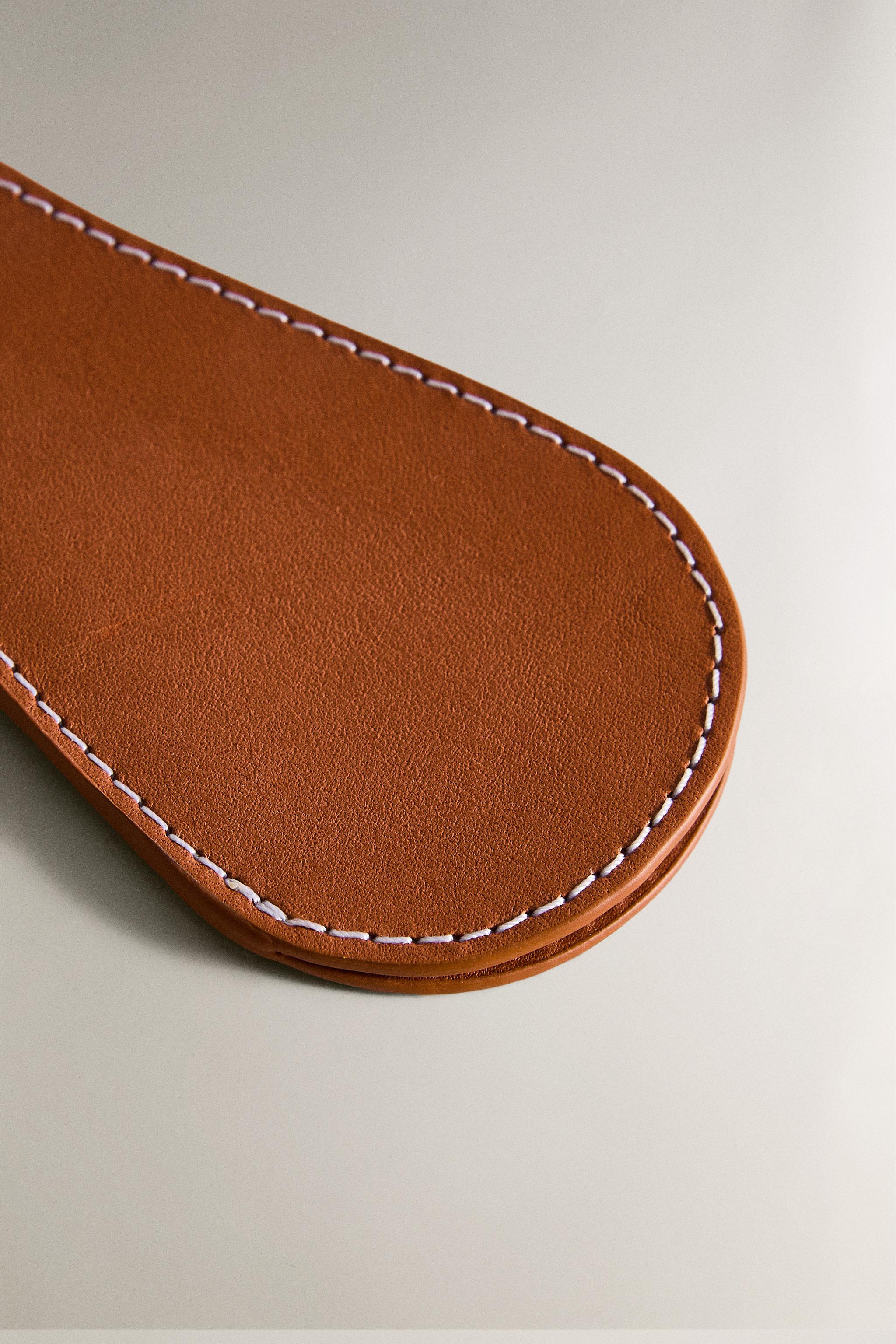 LEATHER TRAVEL SHOEHORN