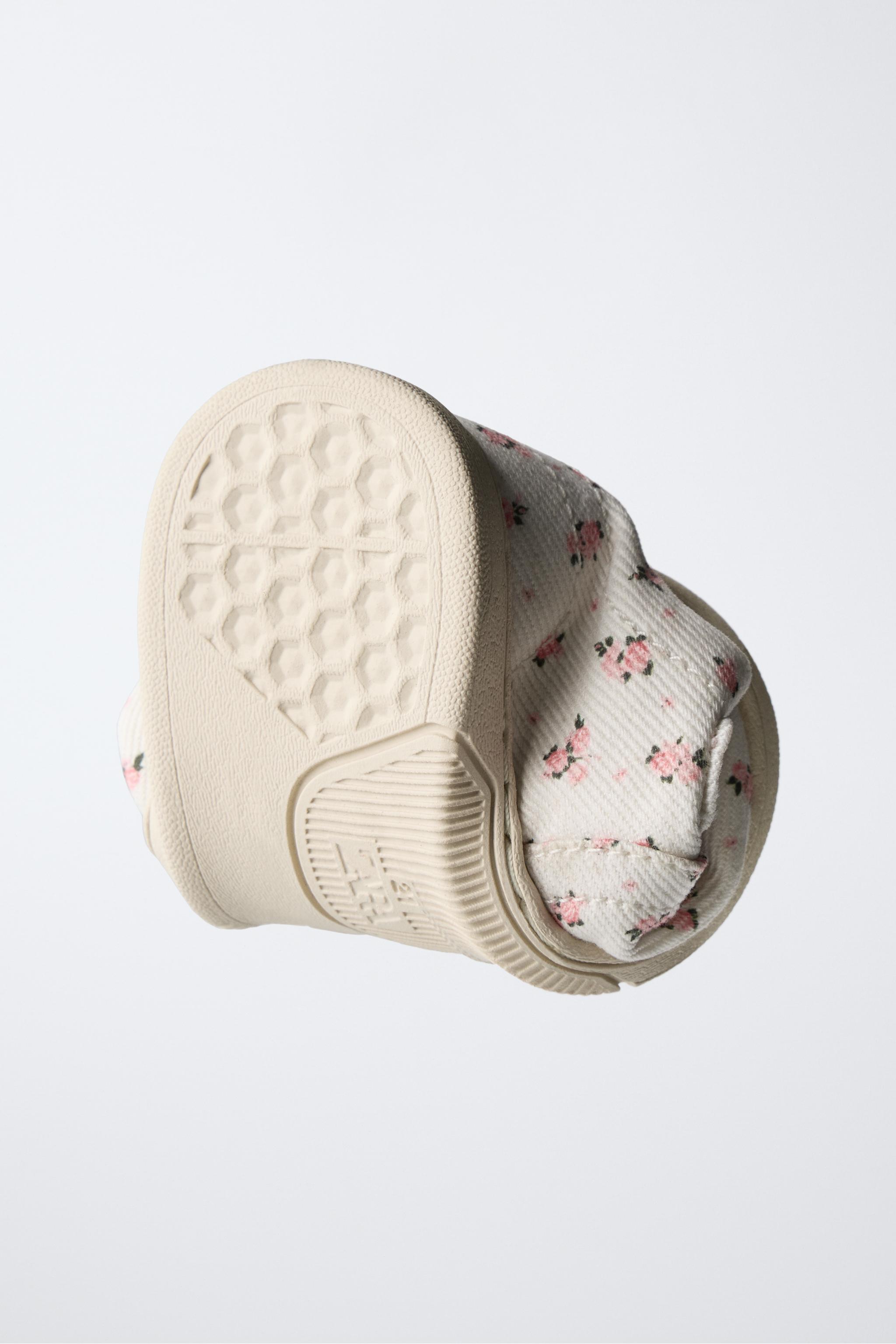 FLORAL BAREFOOT SNEAKERS