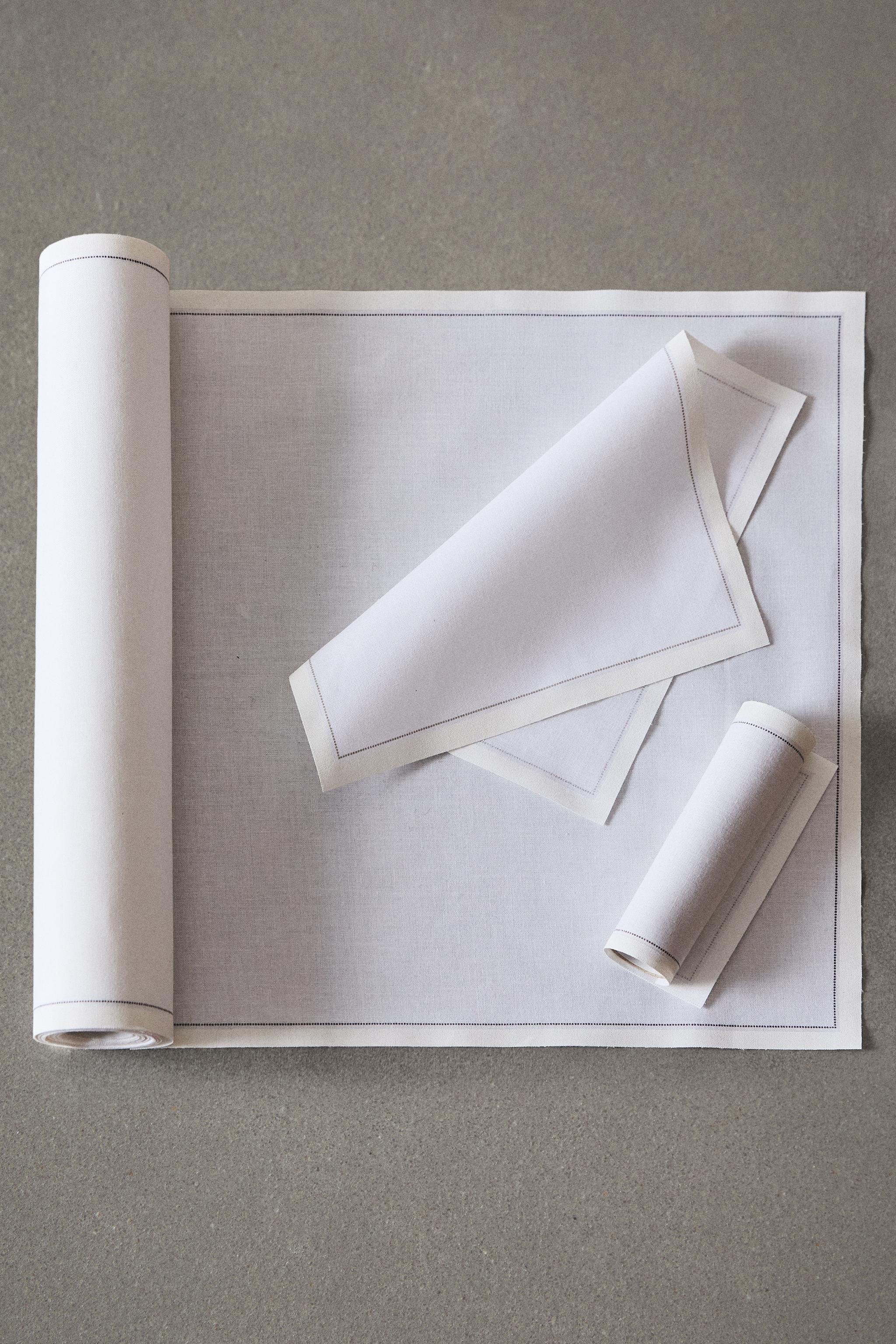 SET OF REUSABLE NAPKINS (SET OF 20)