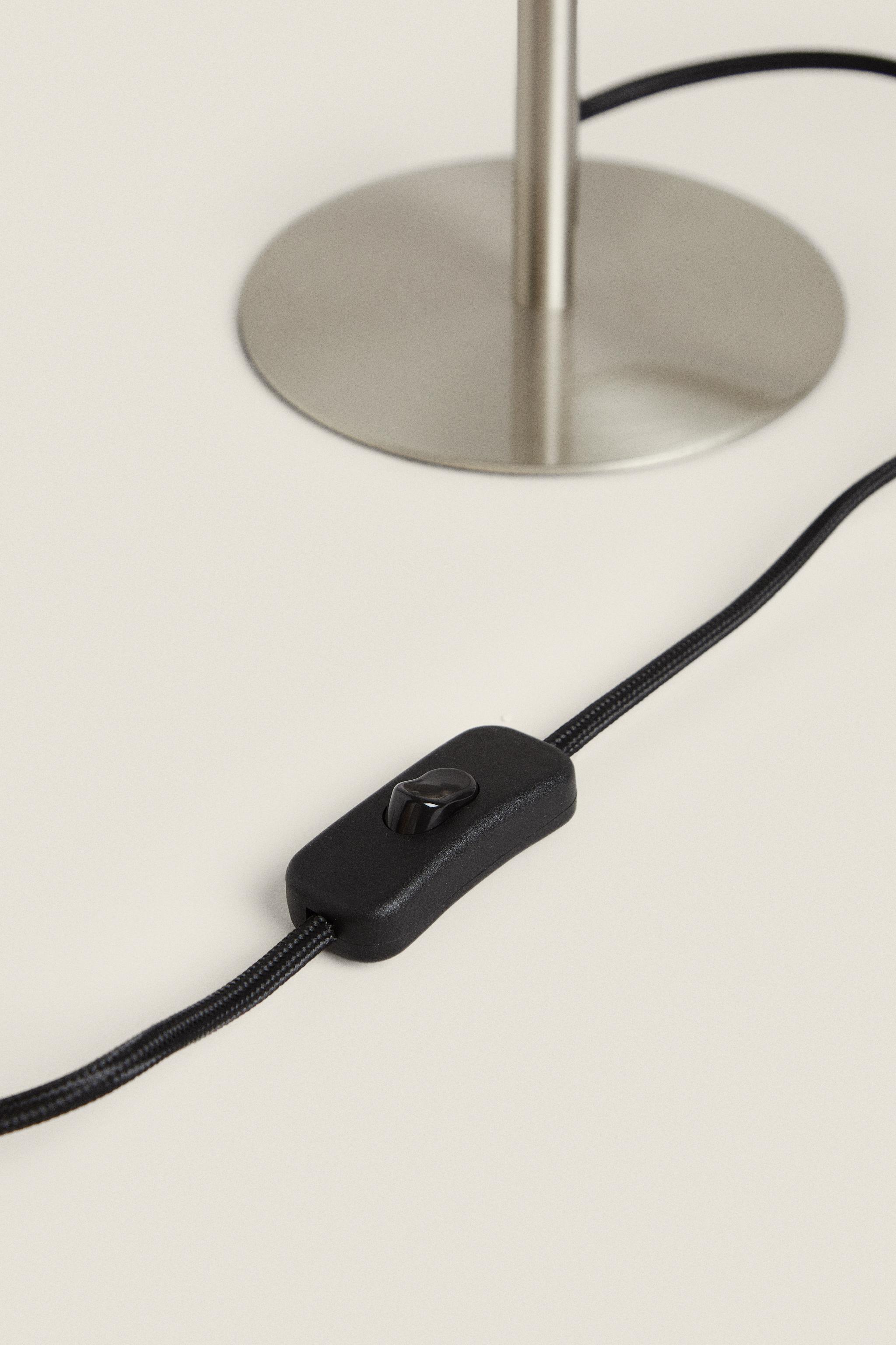 LARGE MONOCHROME TABLE LAMP