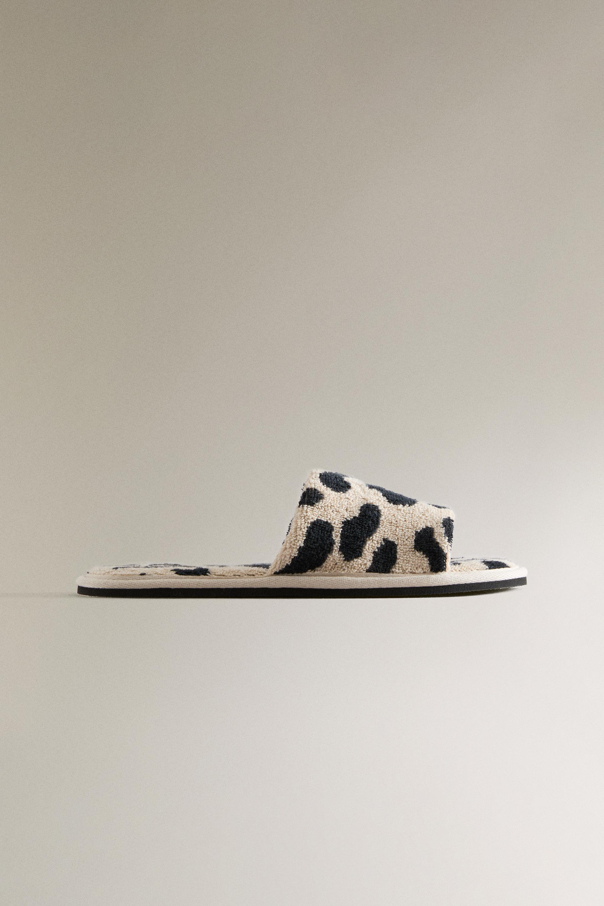 TERRYCLOTH ANIMAL PRINT SLIDER SLIPPERS