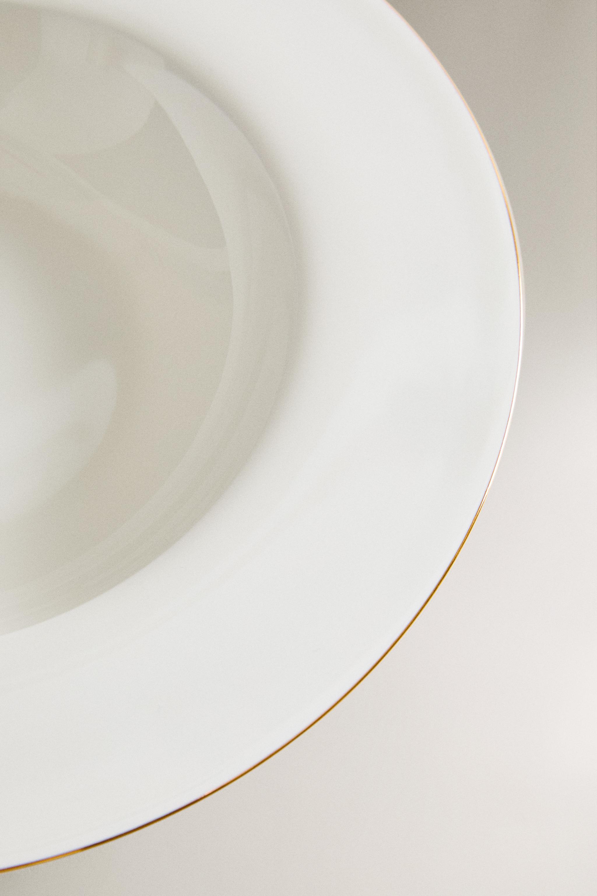 RIMMED BONE CHINA SOUP PLATE