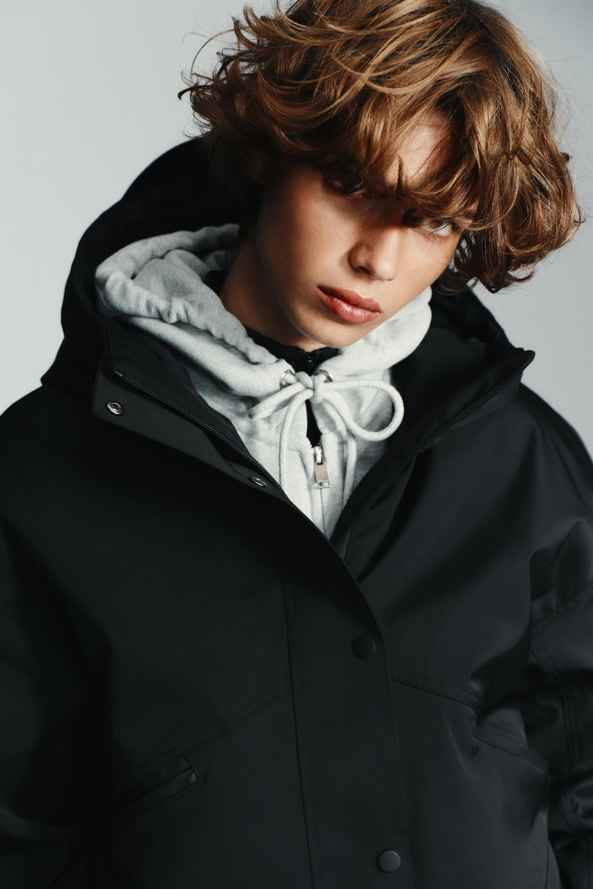 WATER REPELLENT WINDPROOF HOODIE JACKET