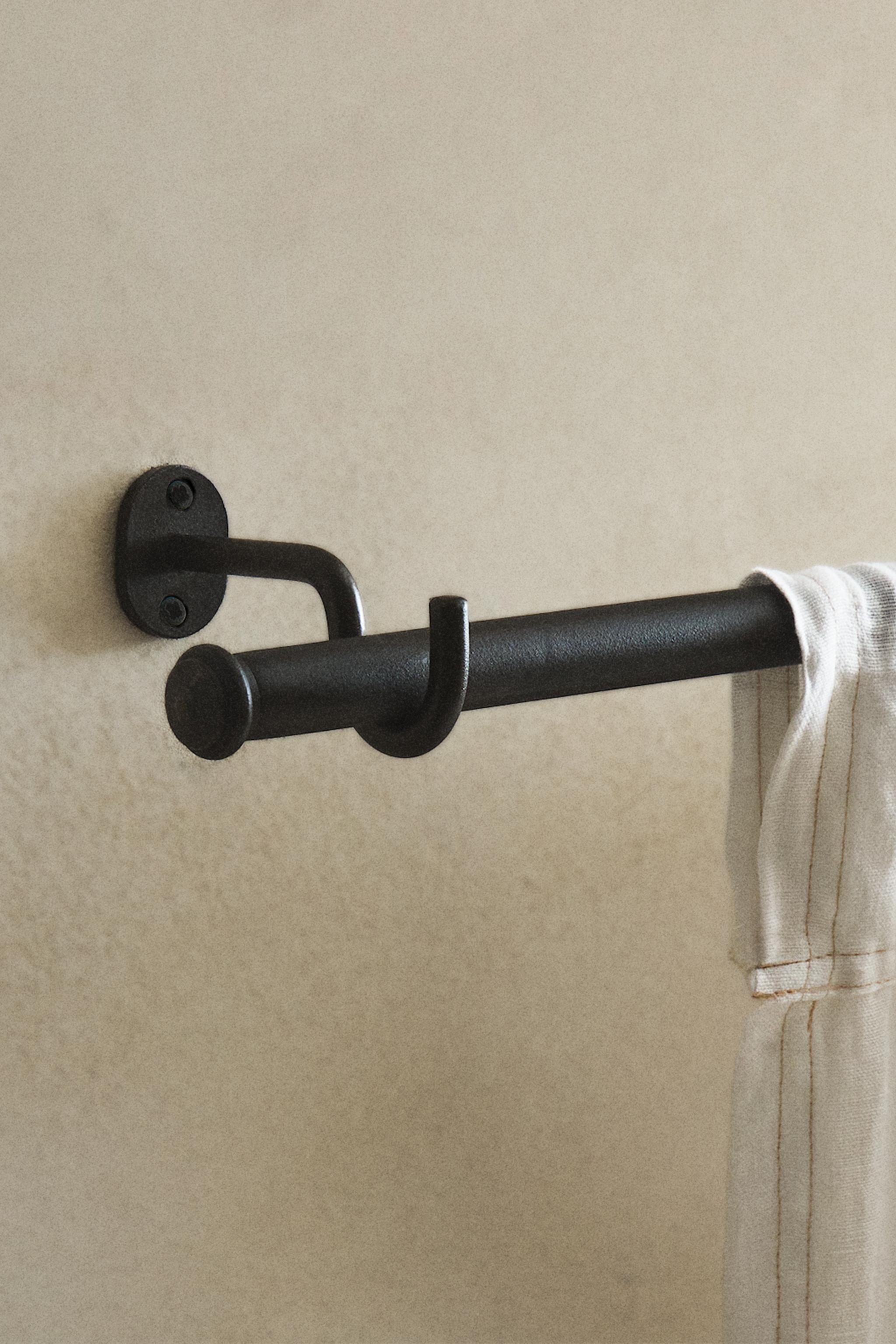 METALLIC CURTAIN RAIL HOOK