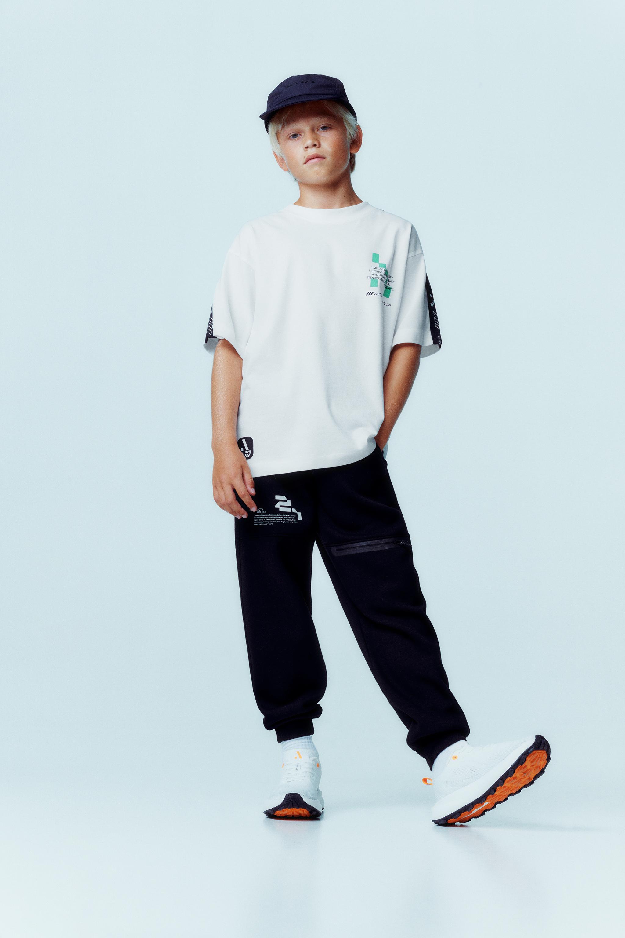 SPORTY STRIPE TEXT T-SHIRT