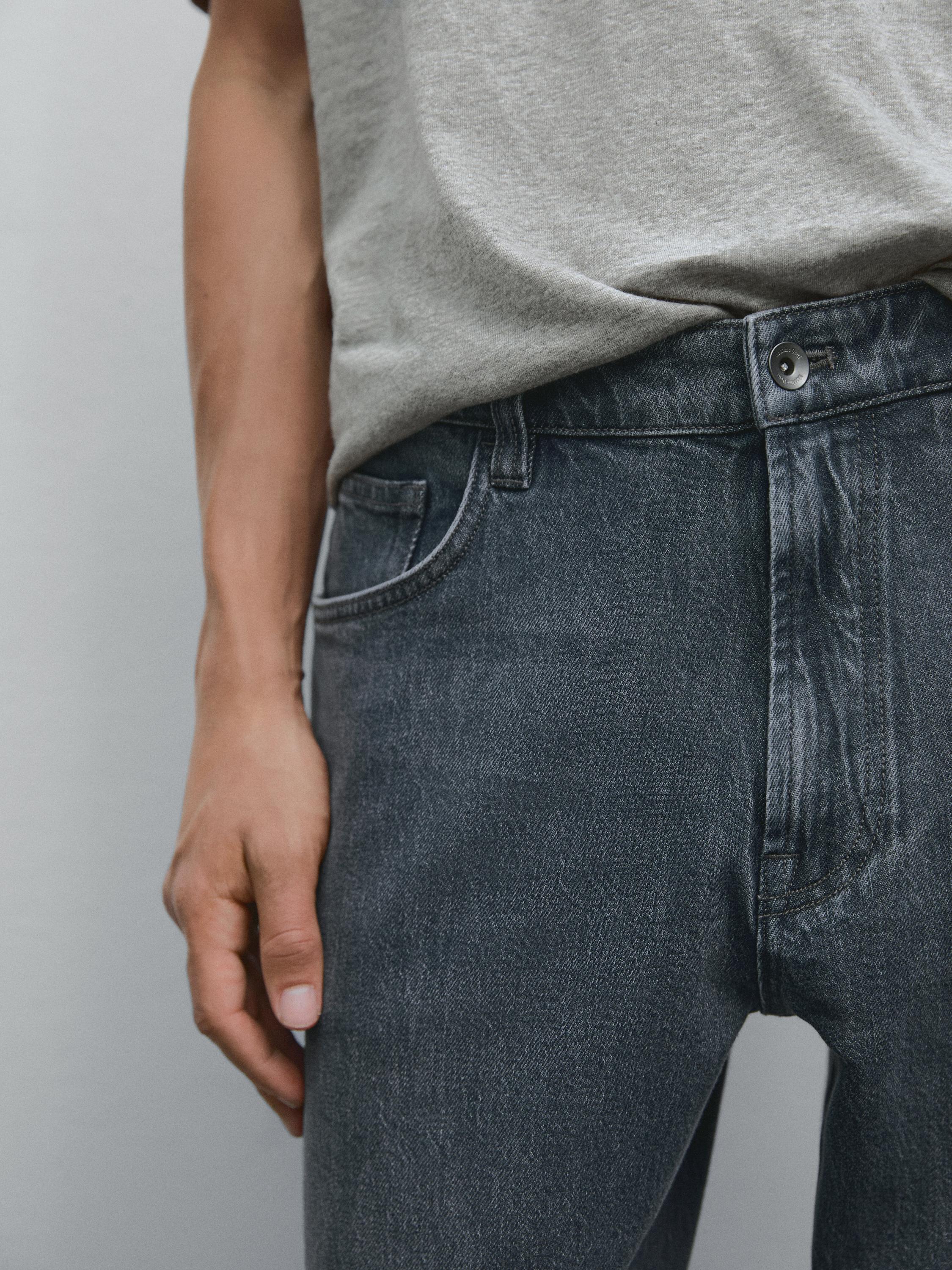 Tapered fit jeans