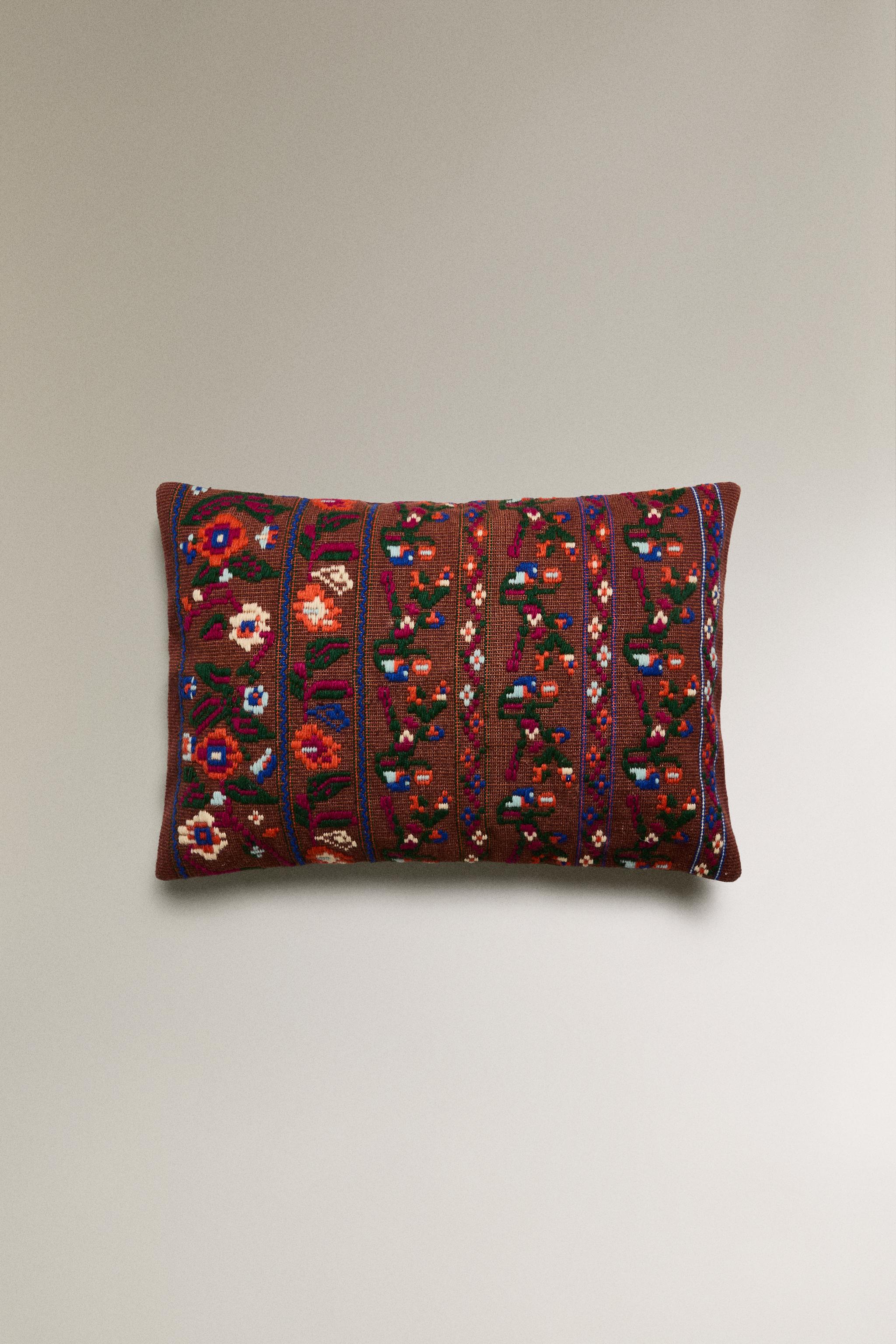 EMBROIDERED THROW PILLOW COVER X COLLAGERIE
