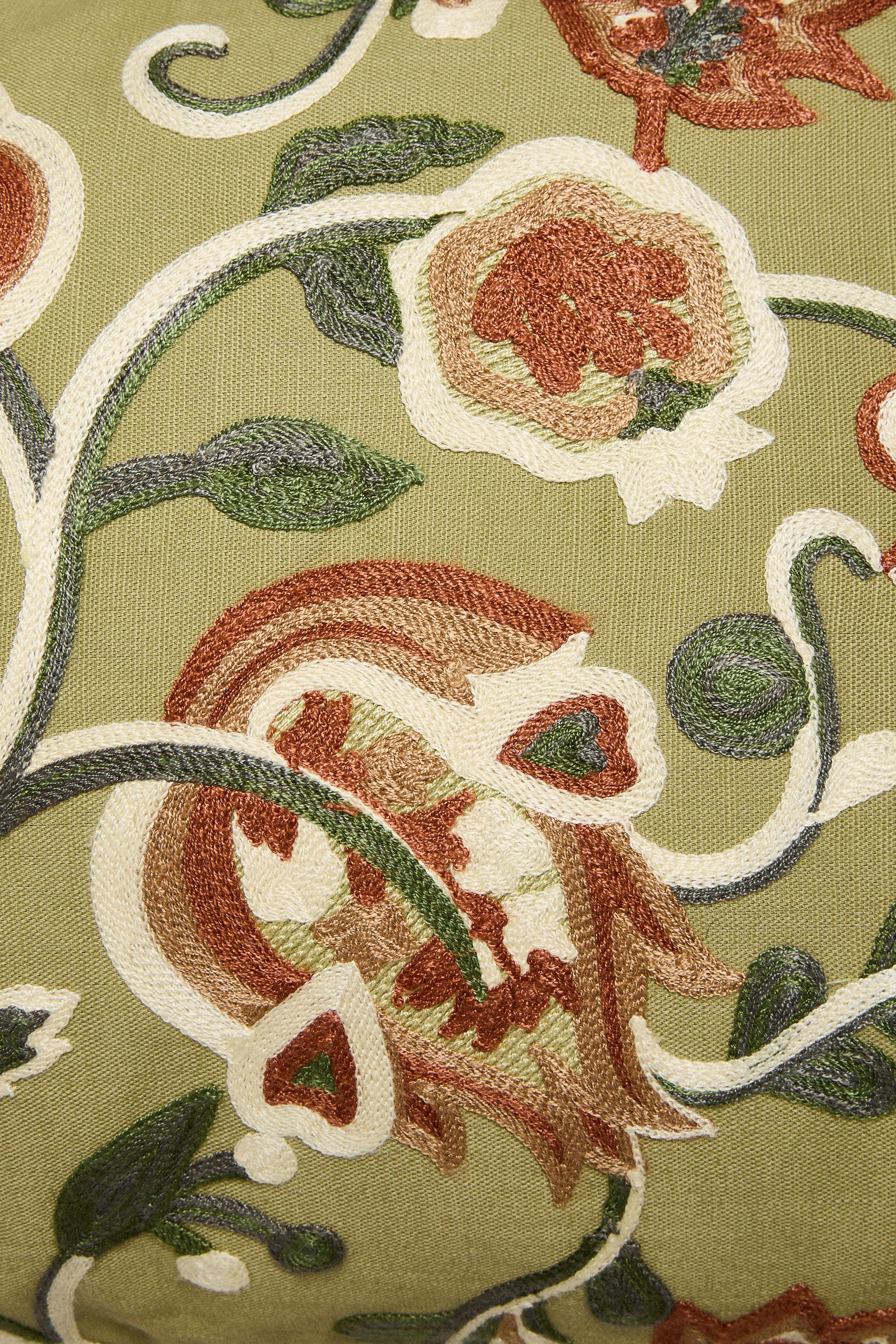 EMBROIDERED THROW PILLOW COVER