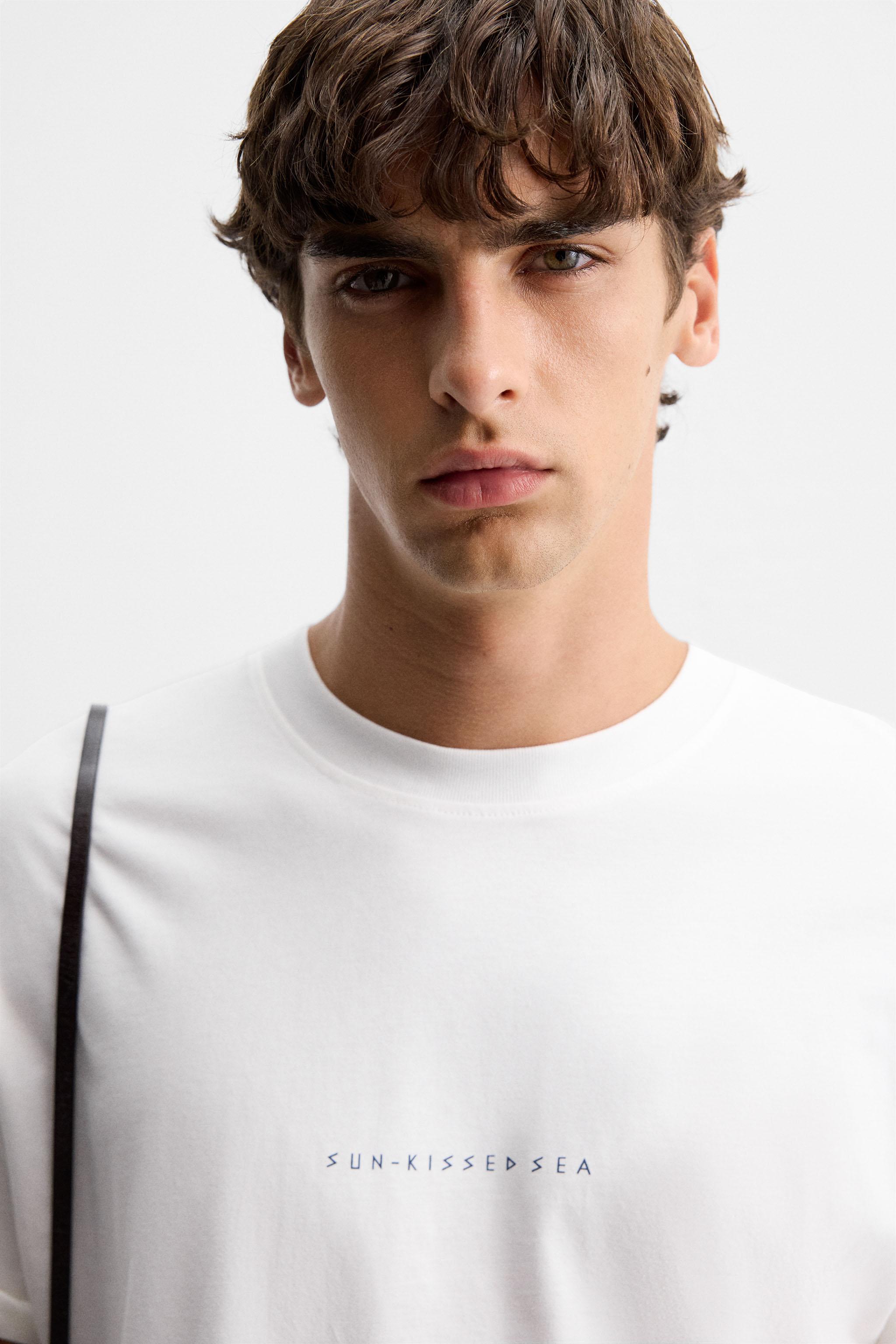 CONTRAST PATCH T-SHIRT