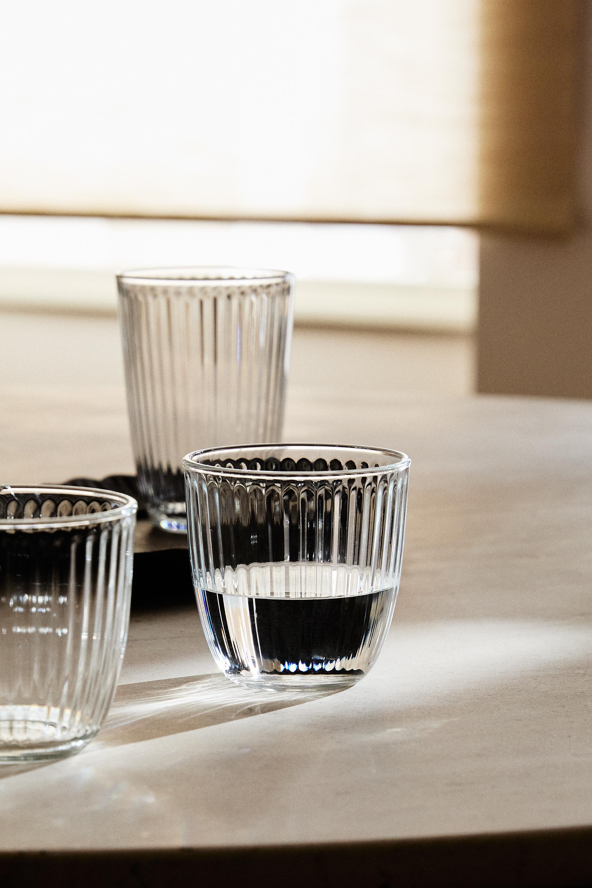 LINEAR-DESIGN GLASS TUMBLER