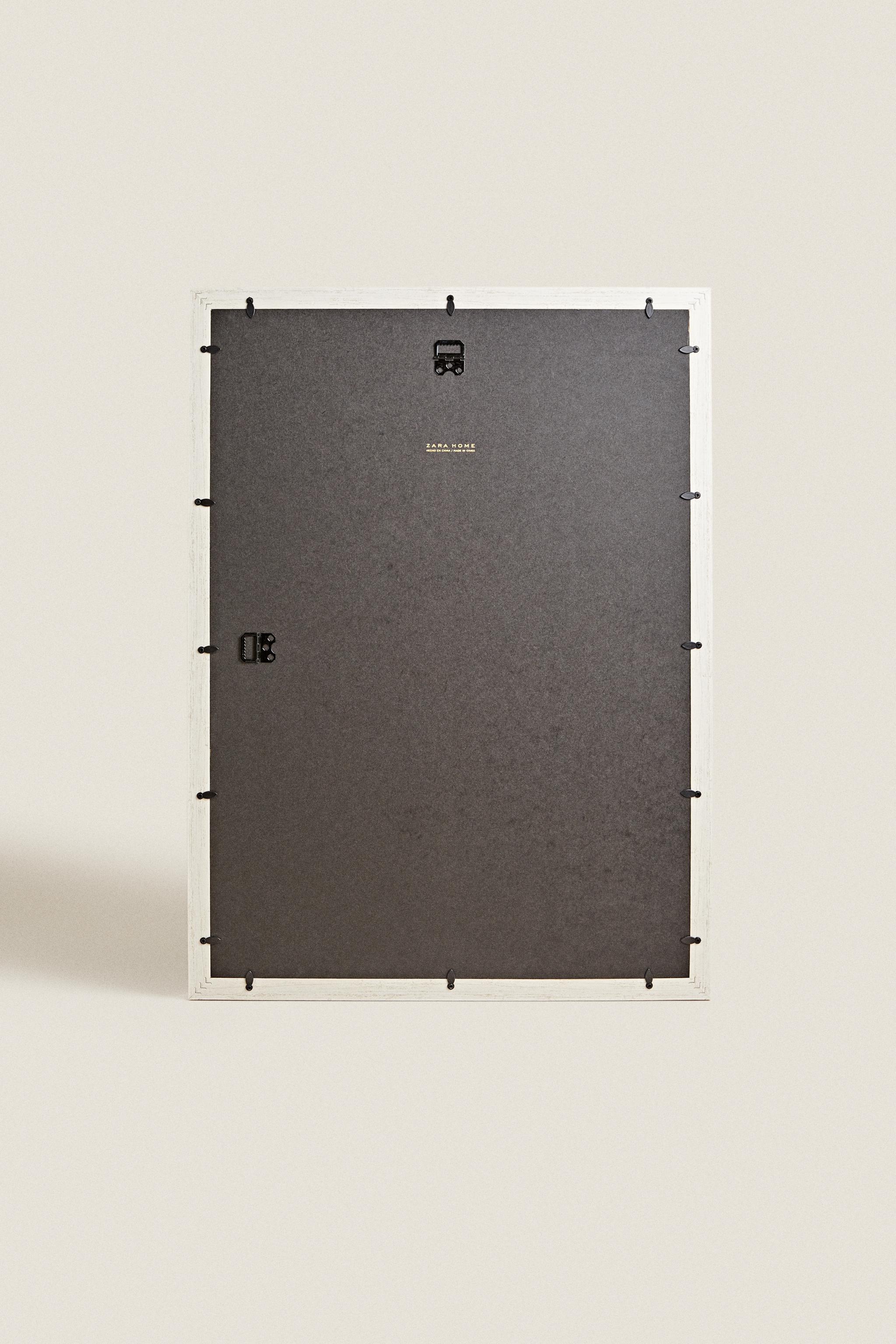 WOODEN PICTURE FRAME