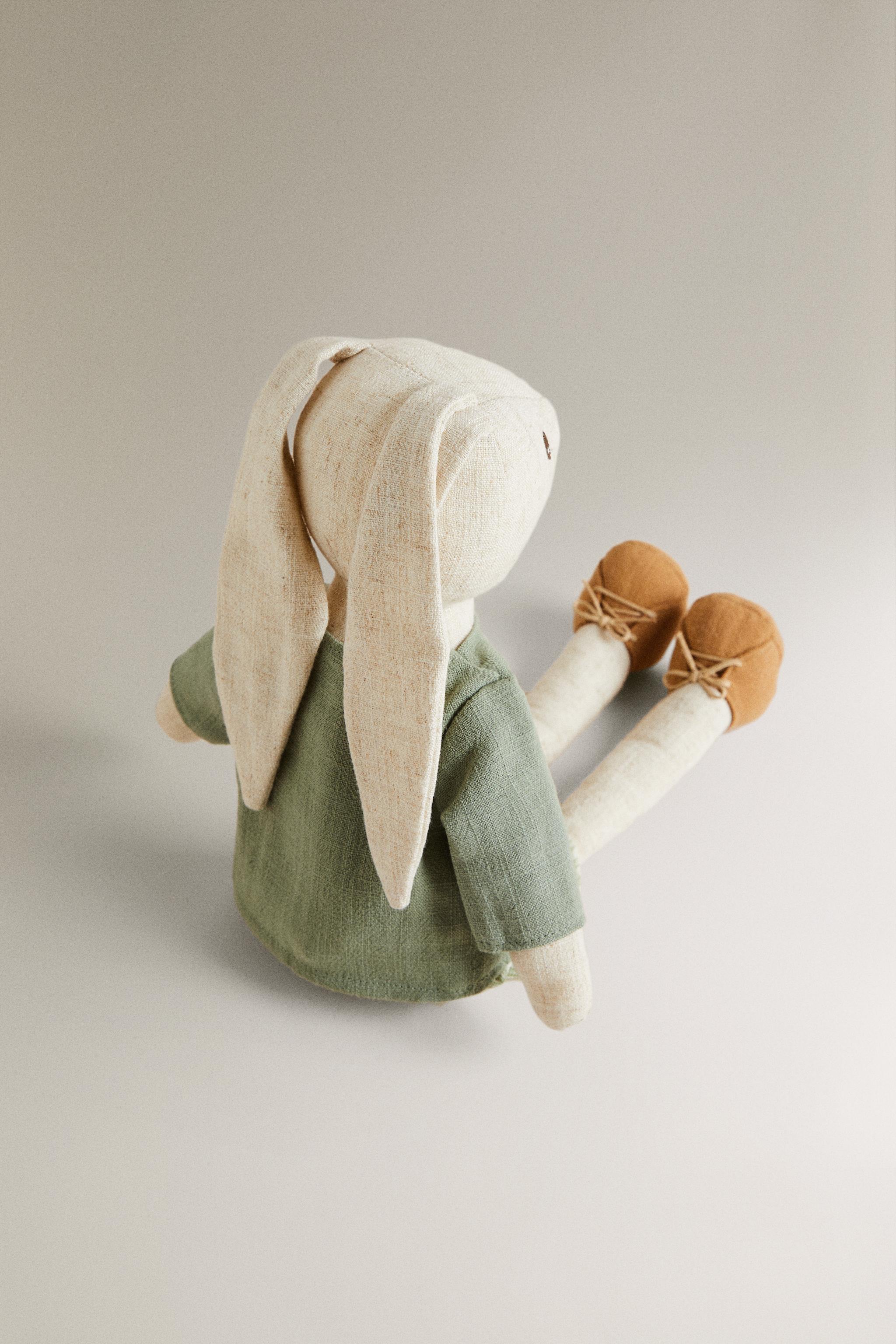 CHILDREN’S BUNNY PLUSH TOY