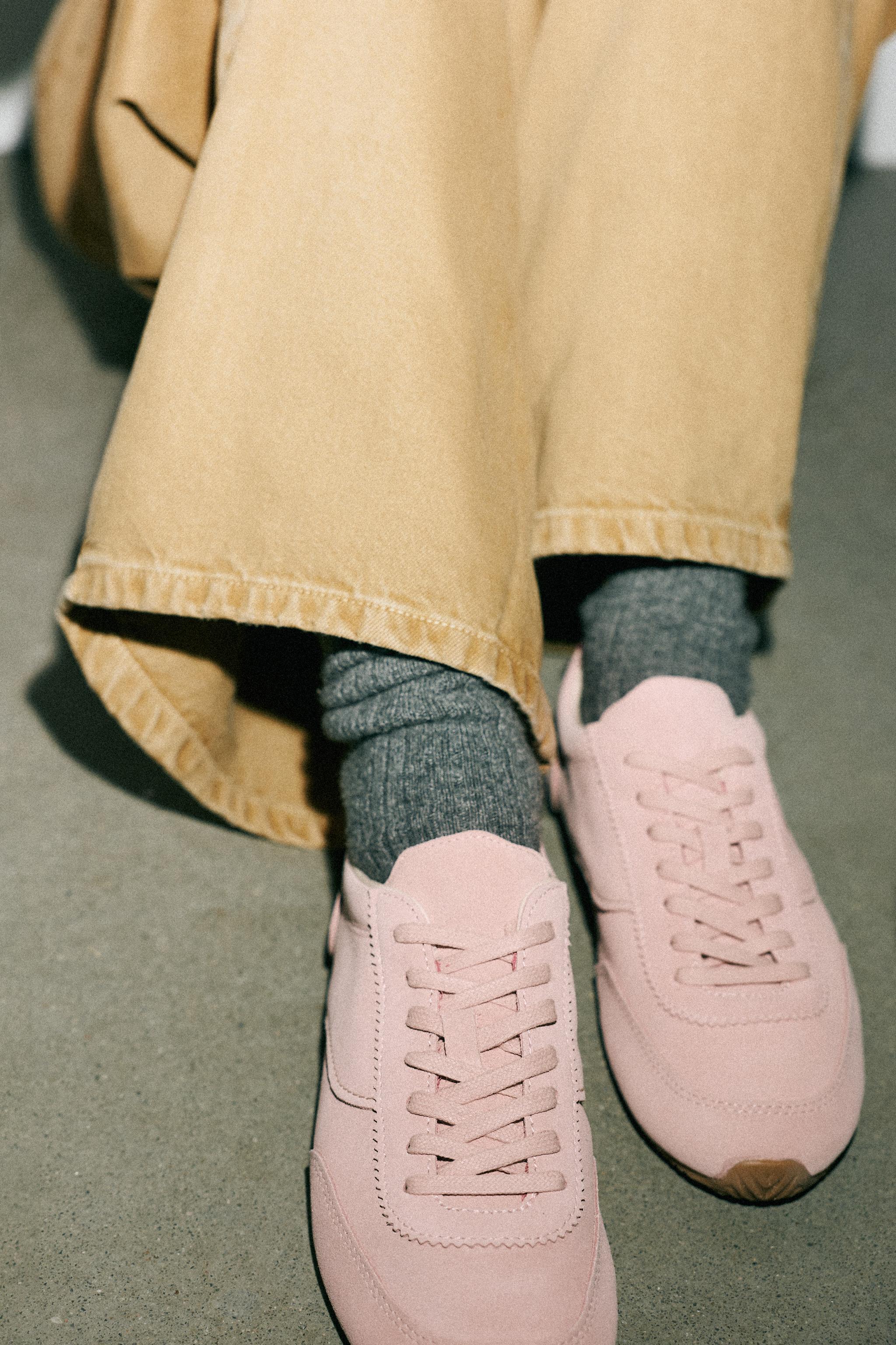 CONTRAST LEATHER SNEAKERS