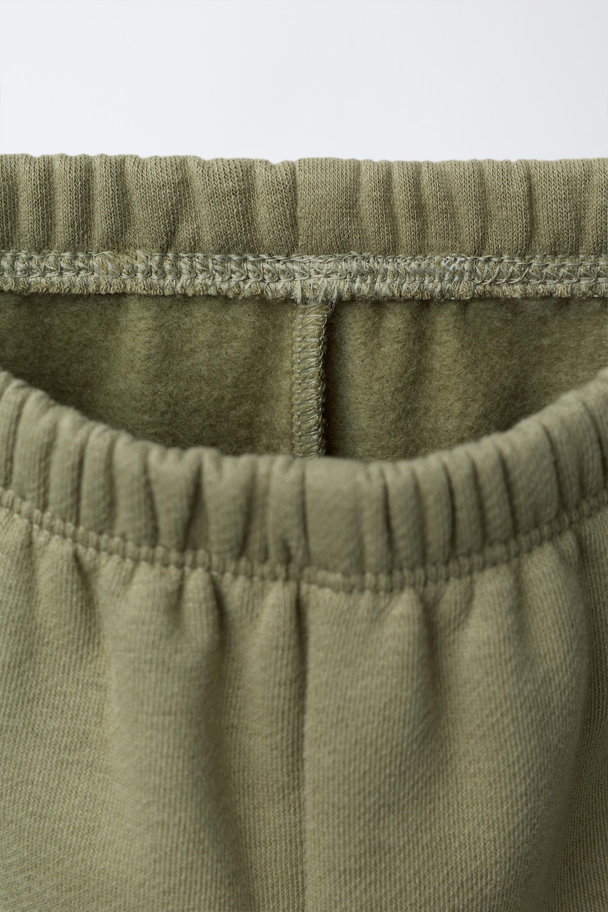 PRINT SWEATSHIRT AND JOGGER SET