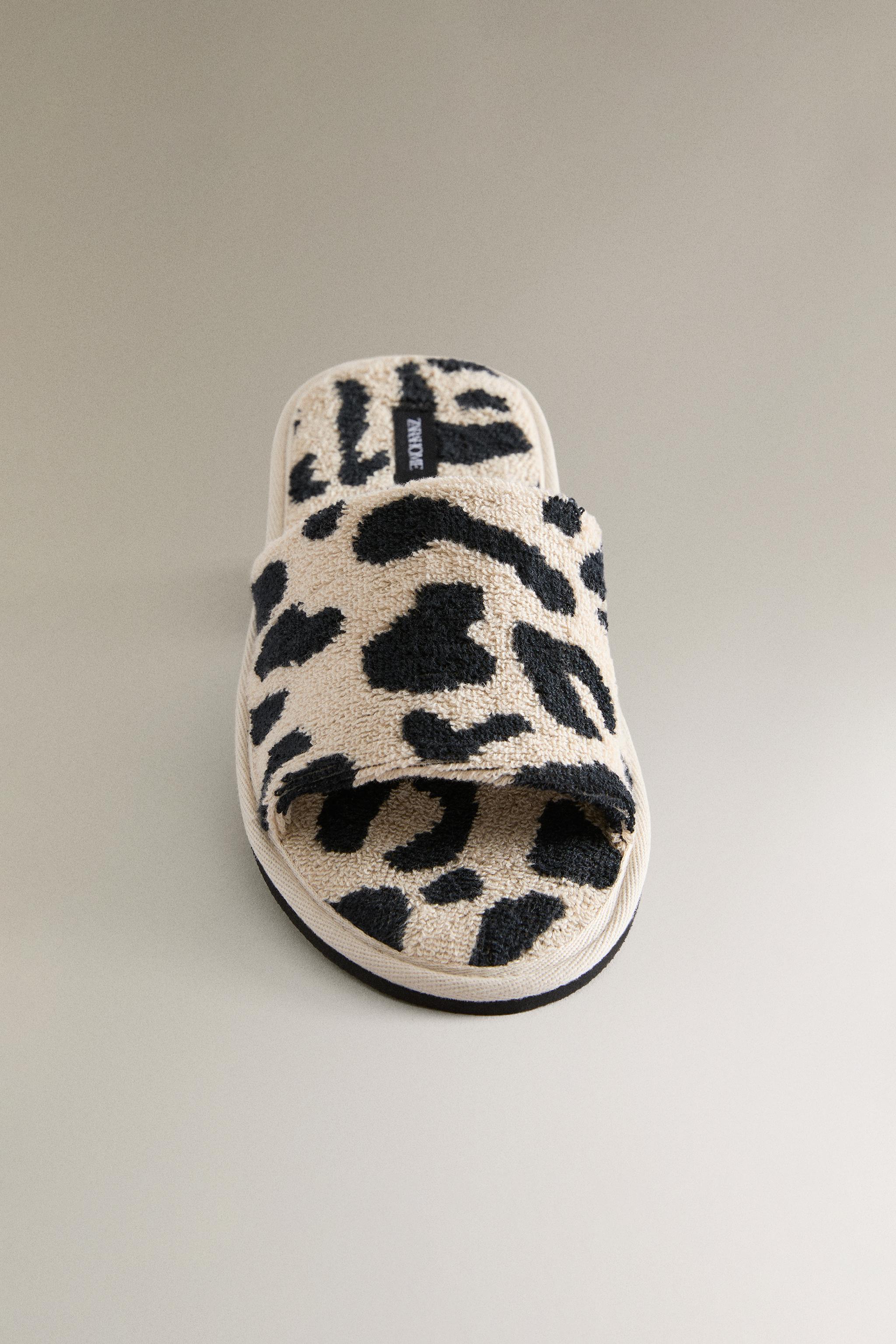 TERRYCLOTH ANIMAL PRINT SLIDER SLIPPERS