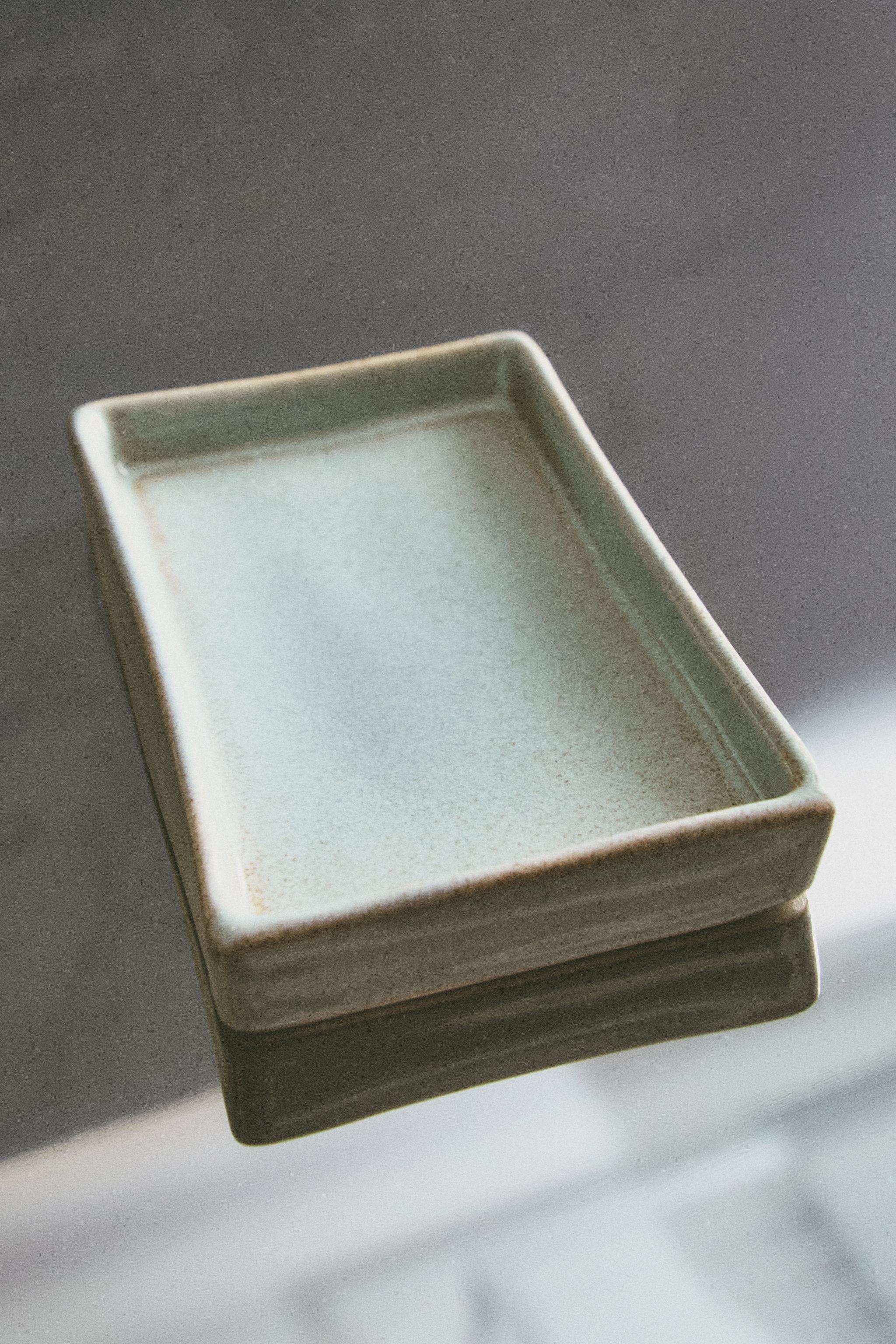 GREENISH BATHROOM SOAP DISH