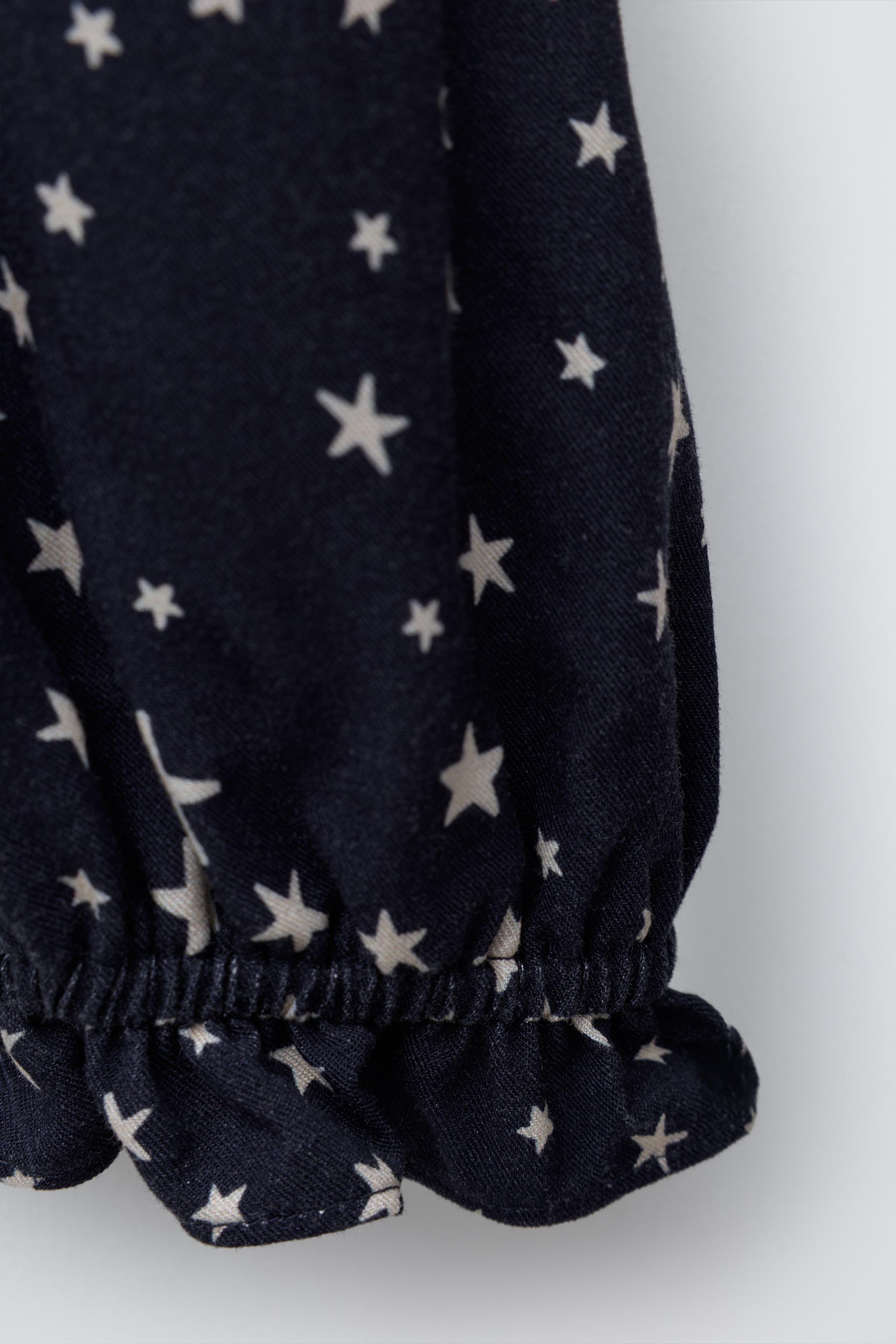 STAR PRINT ELASTICIZED TOP