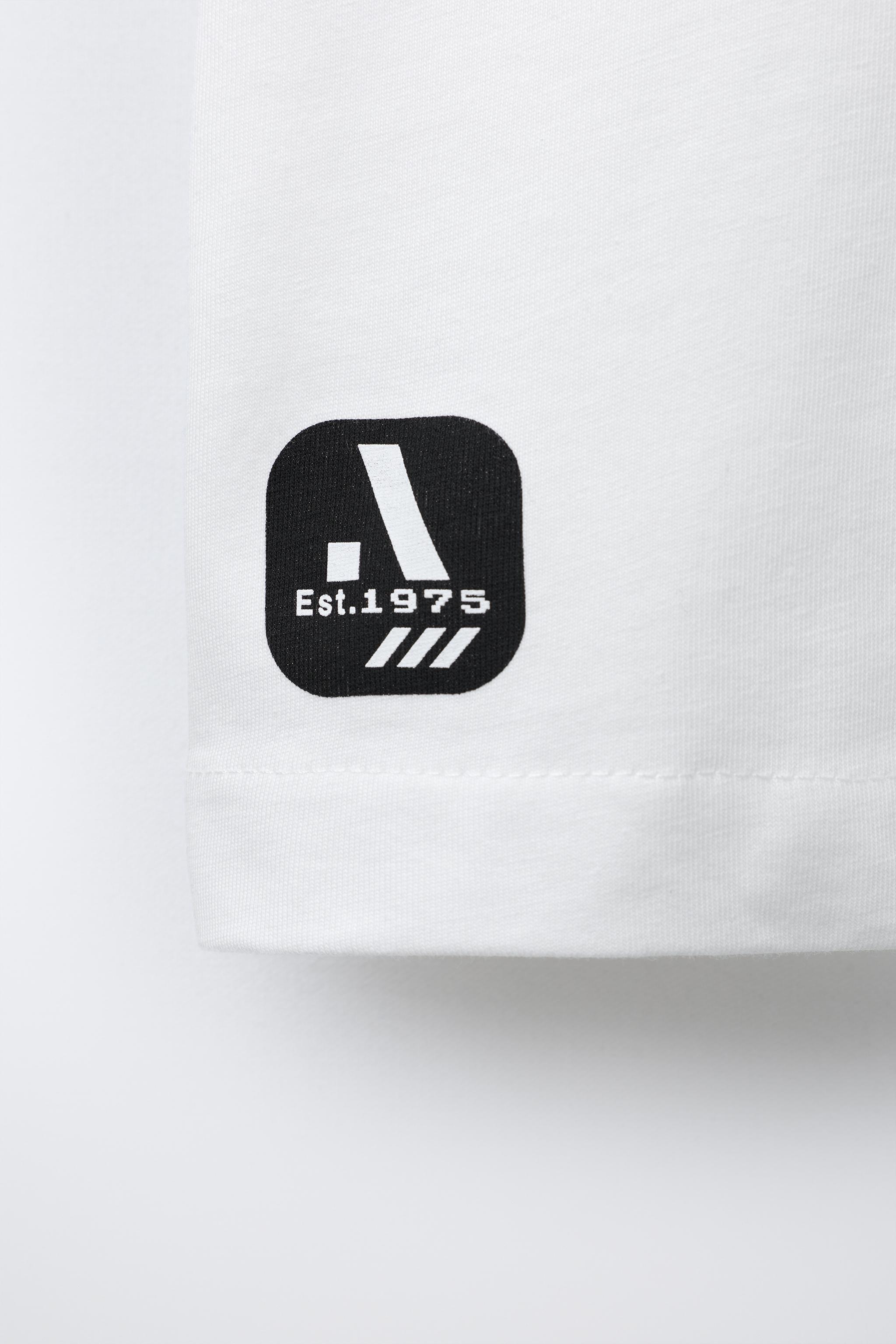 SPORTY STRIPE TEXT T-SHIRT