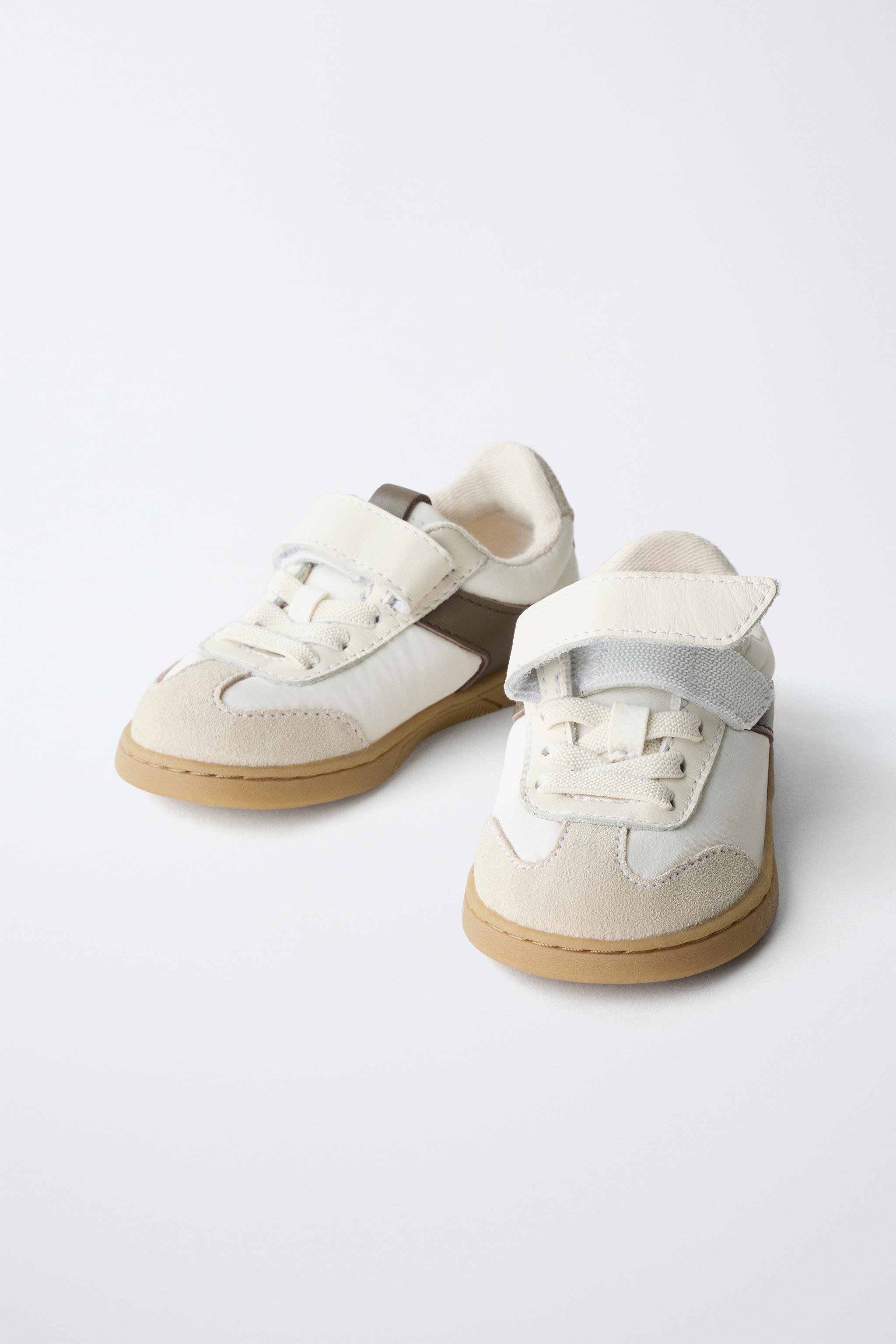 RETRO BAREFOOT SNEAKERS