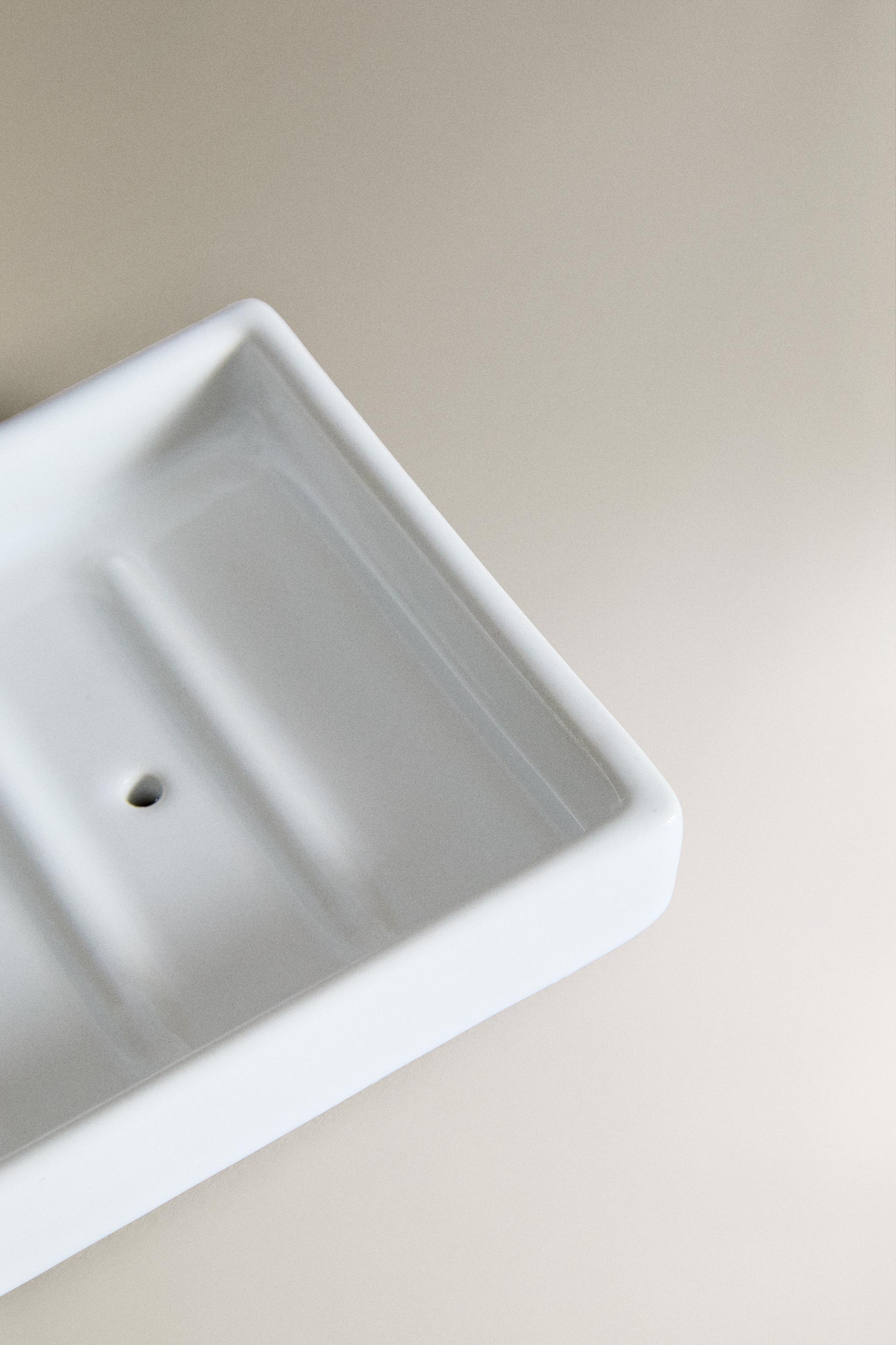 EARTHENWARE BATHROOM SOAP DISH WHITE