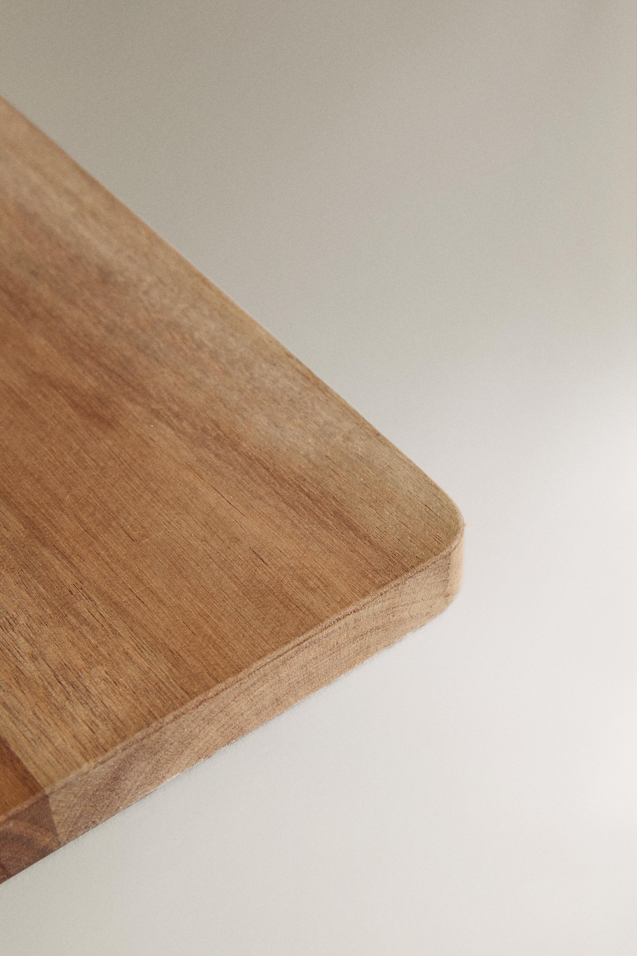 WOODEN KITCHEN CUTTING BOARD