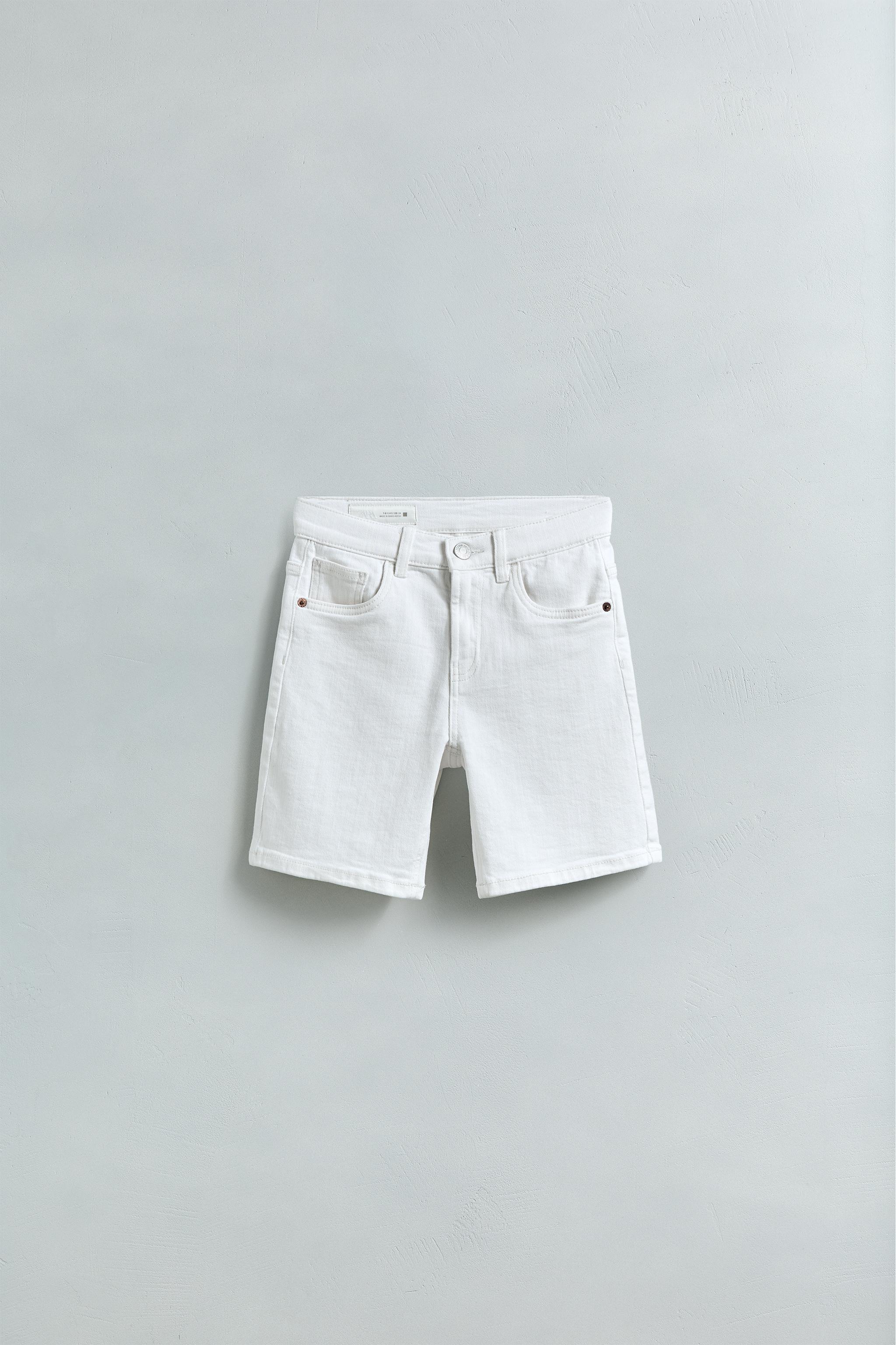 BASIC STRAIGHT DENIM BERMUDA SHORTS