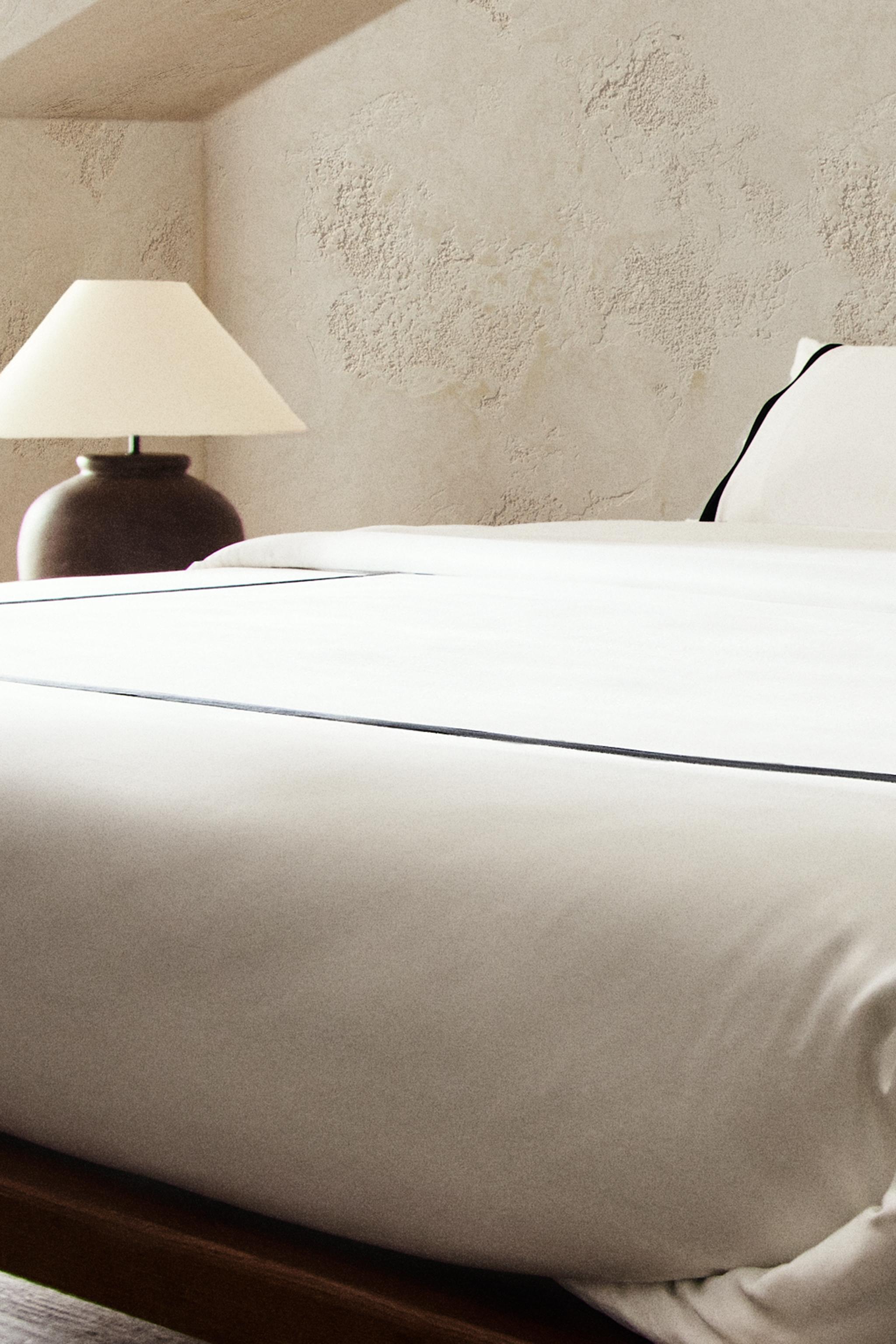 BORDERED SATEEN DUVET COVER