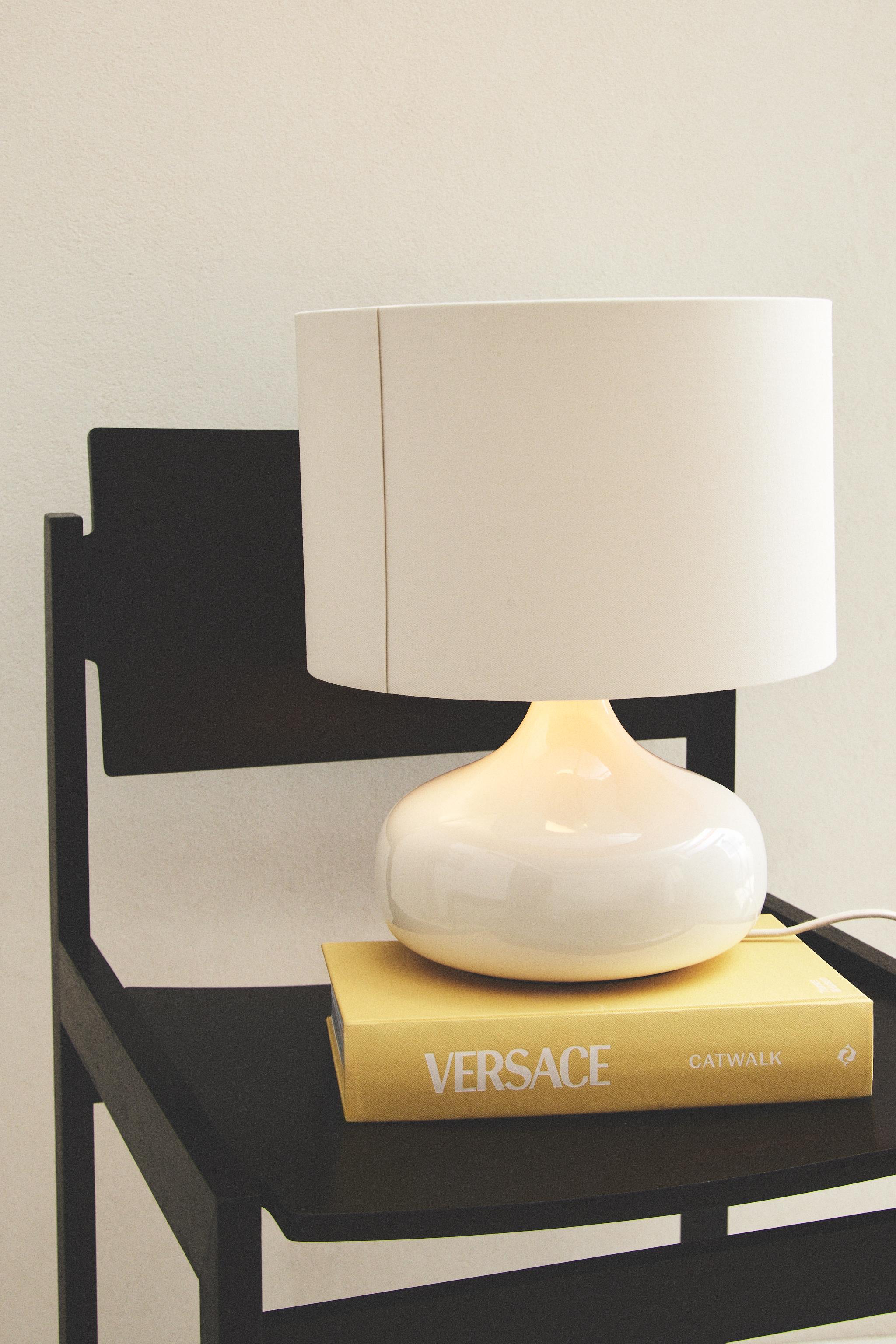 CERAMIC BASE TABLE LAMP