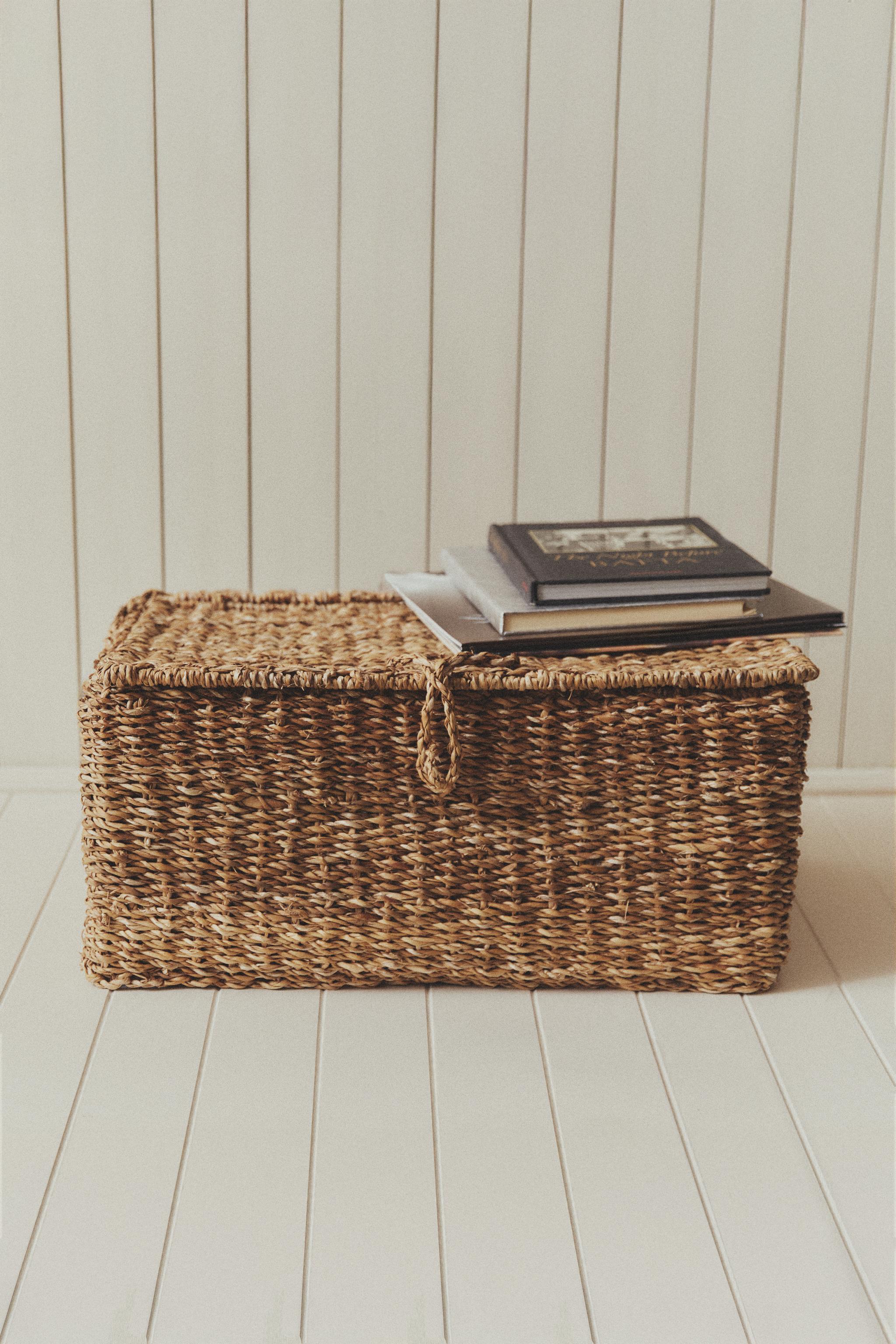 SEAGRASS BASKET WITH LID
