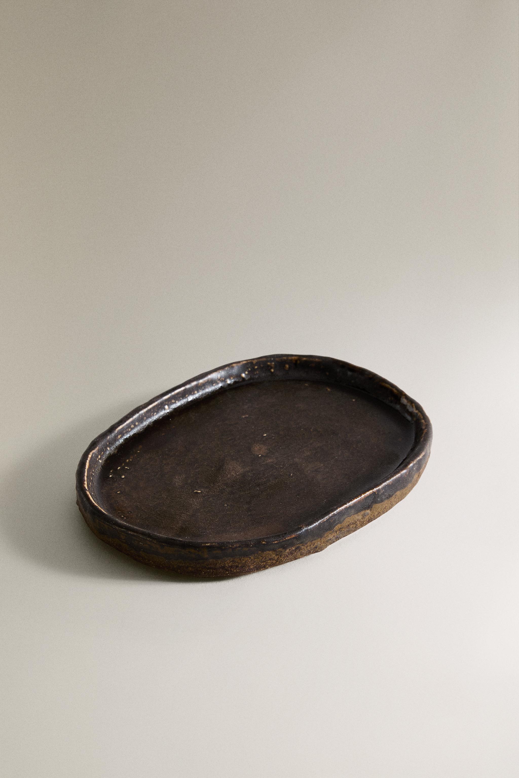 TEXTURED CERAMIC BATHROOM SOAP DISH