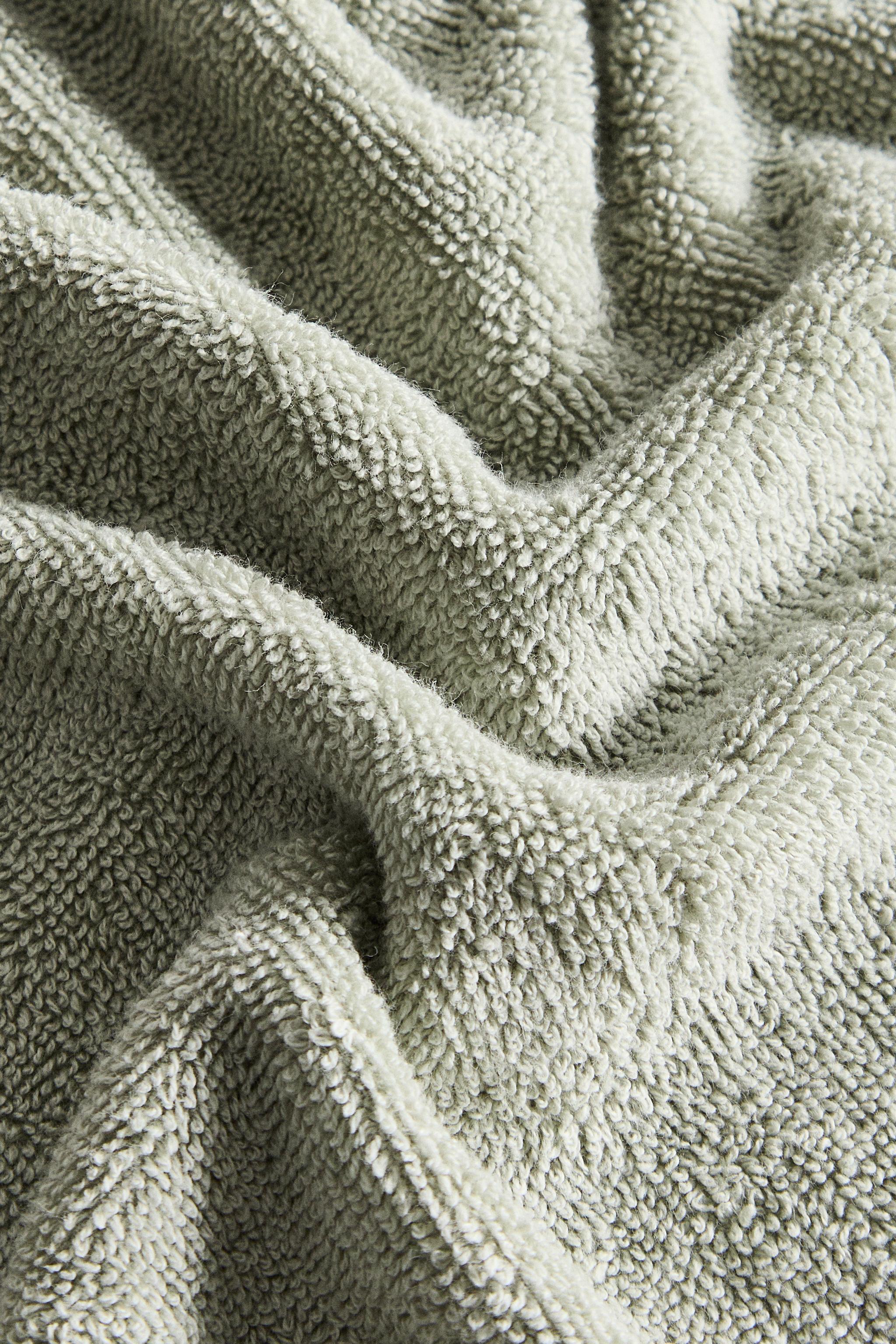 OVERLOCK COTTON BATH TOWEL