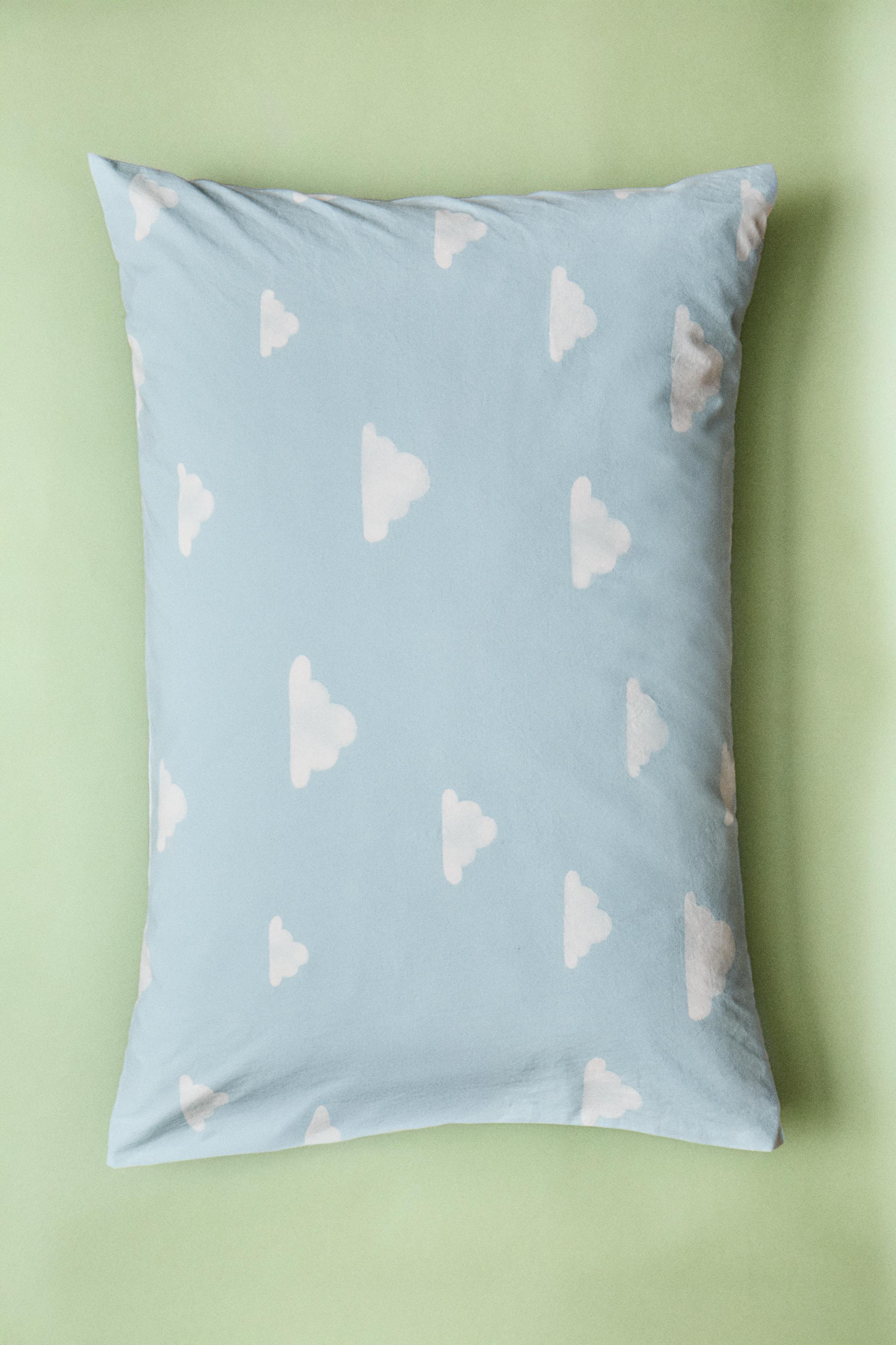 CHILDREN'S CLOUD PRINT PILLOWCASE