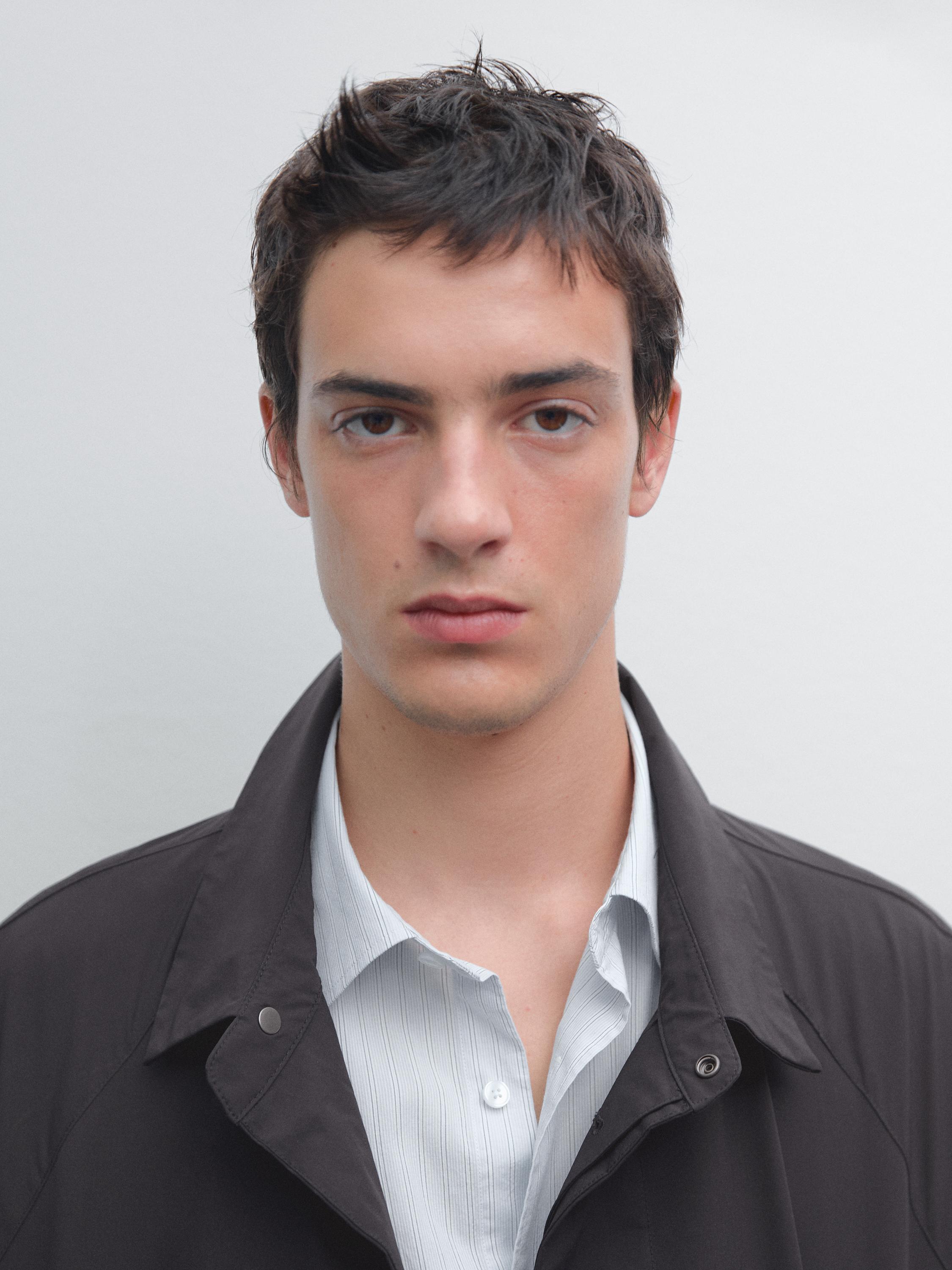 Packable water-repellent trench coat