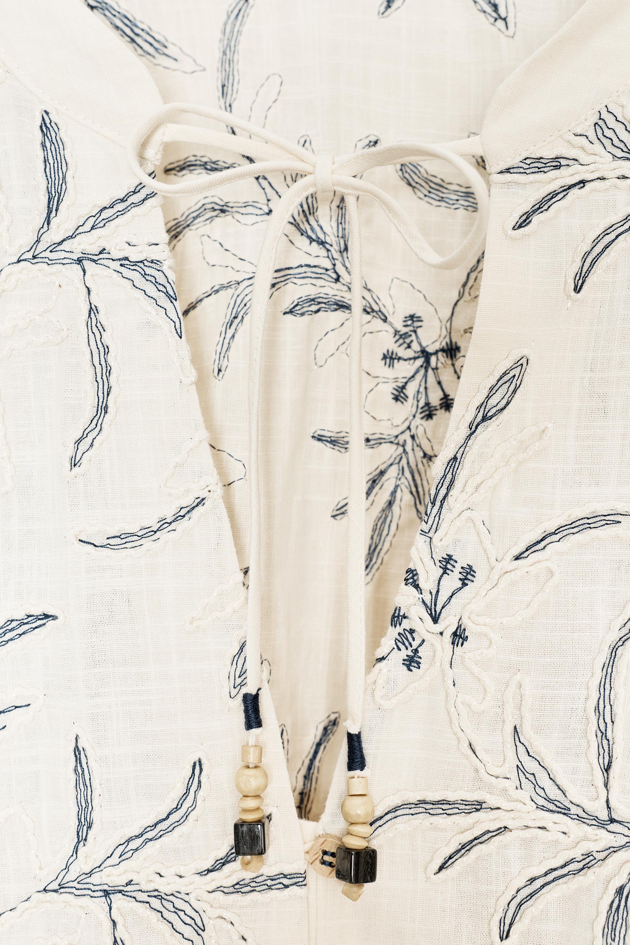 EMBROIDERED TEXTURED RUSTIC BLOUSE