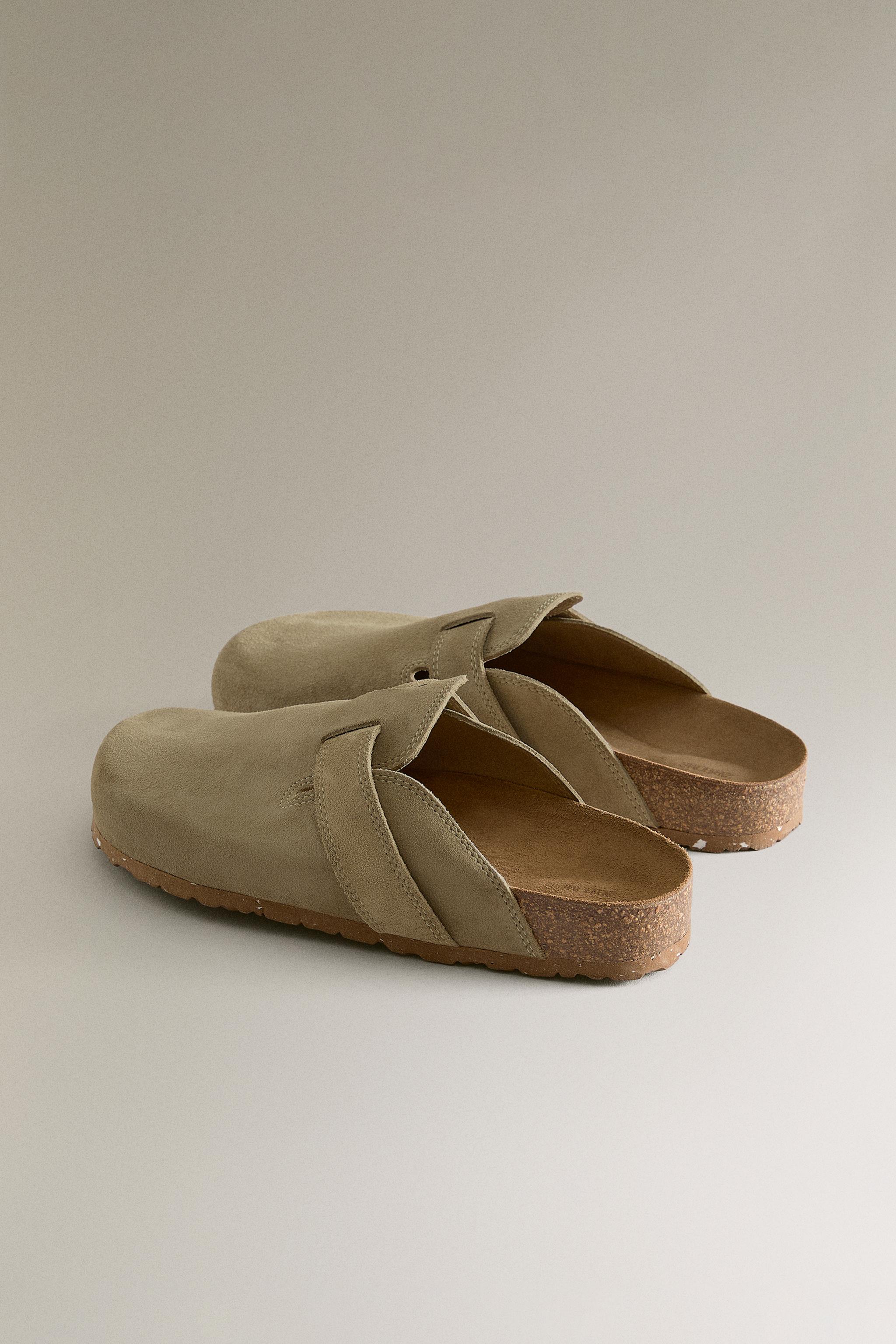 LEATHER CLOGS WITH STRAP