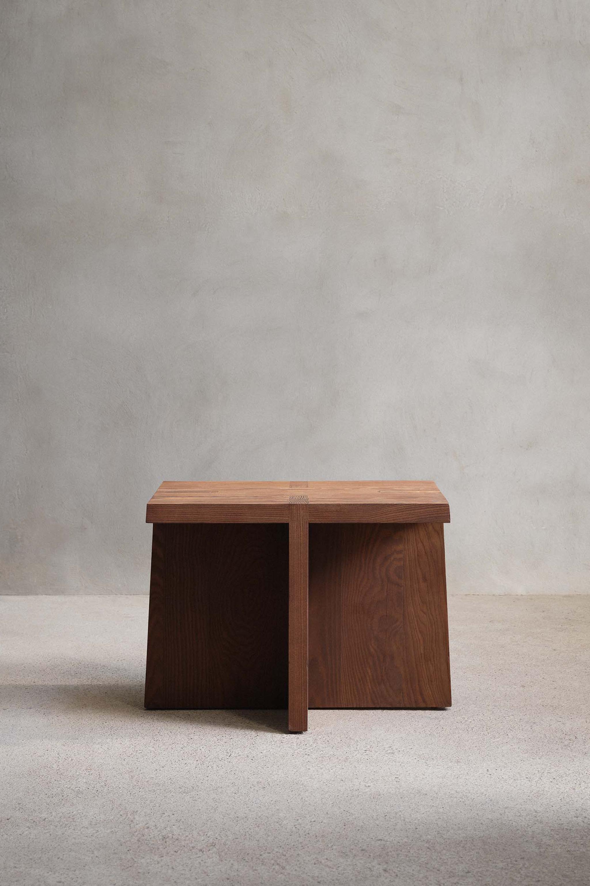 SIDETABLE 01