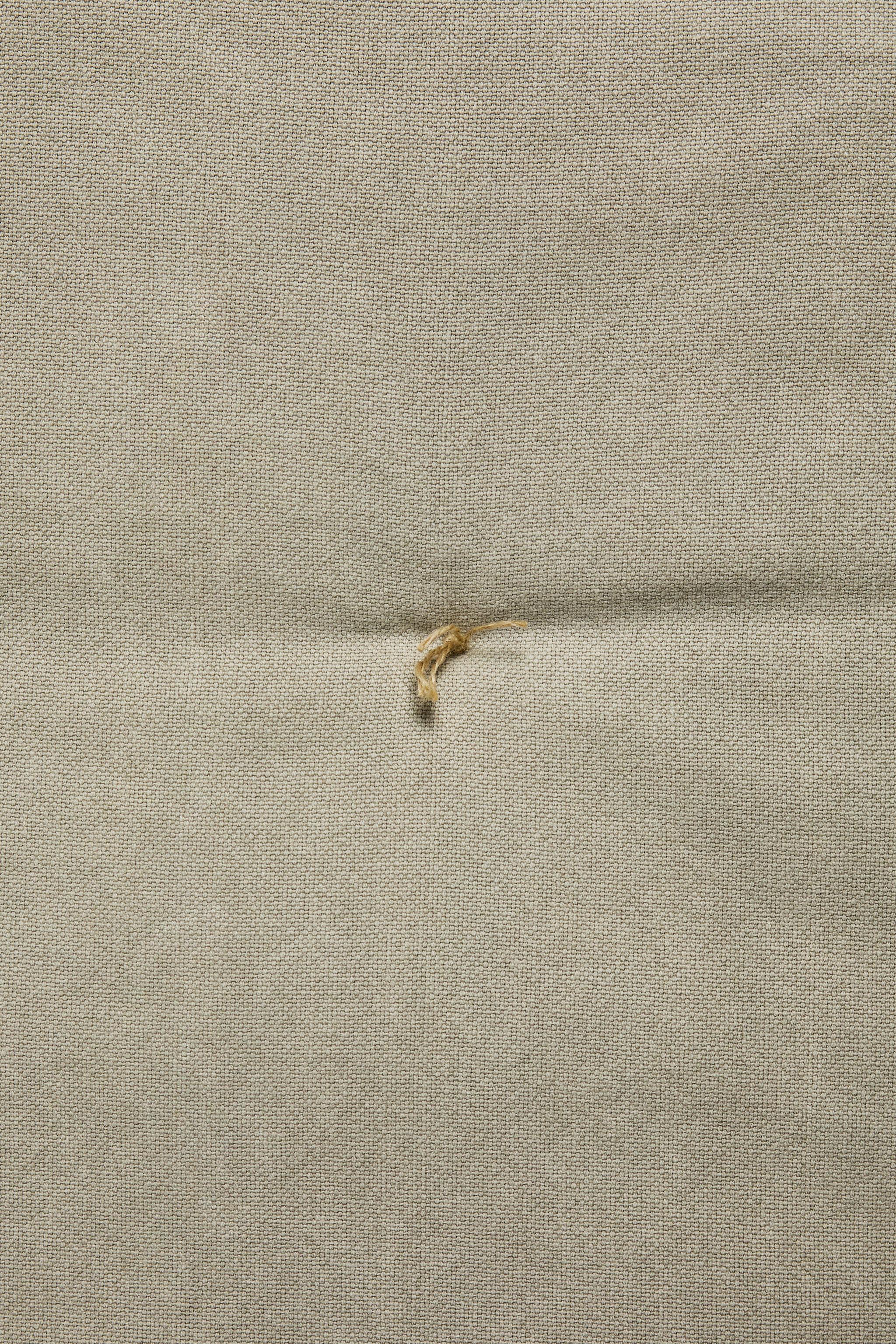 TOPPER WITH TOPSTITCHING