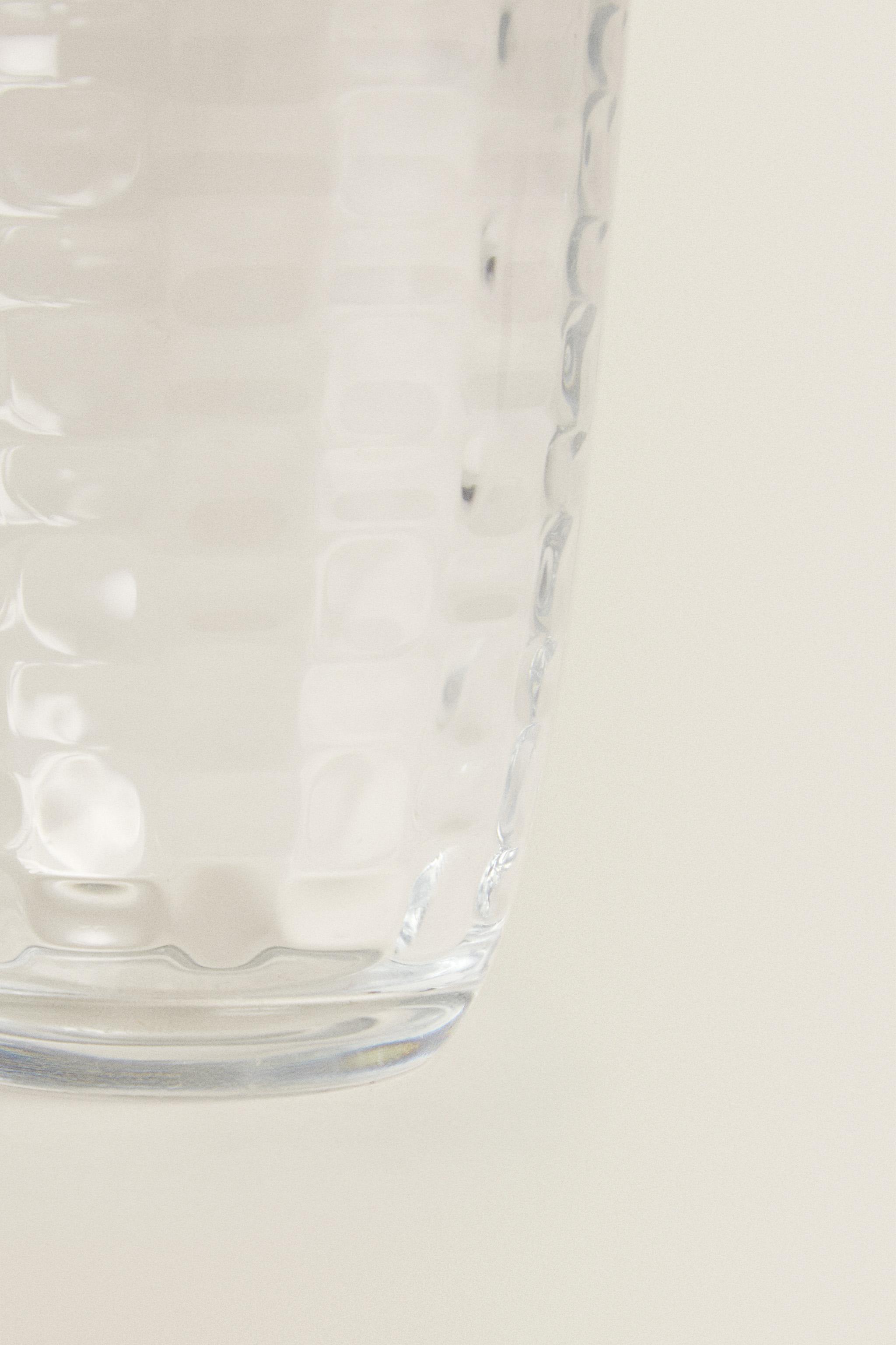 RAISED SQUARE-EFFECT TUMBLER