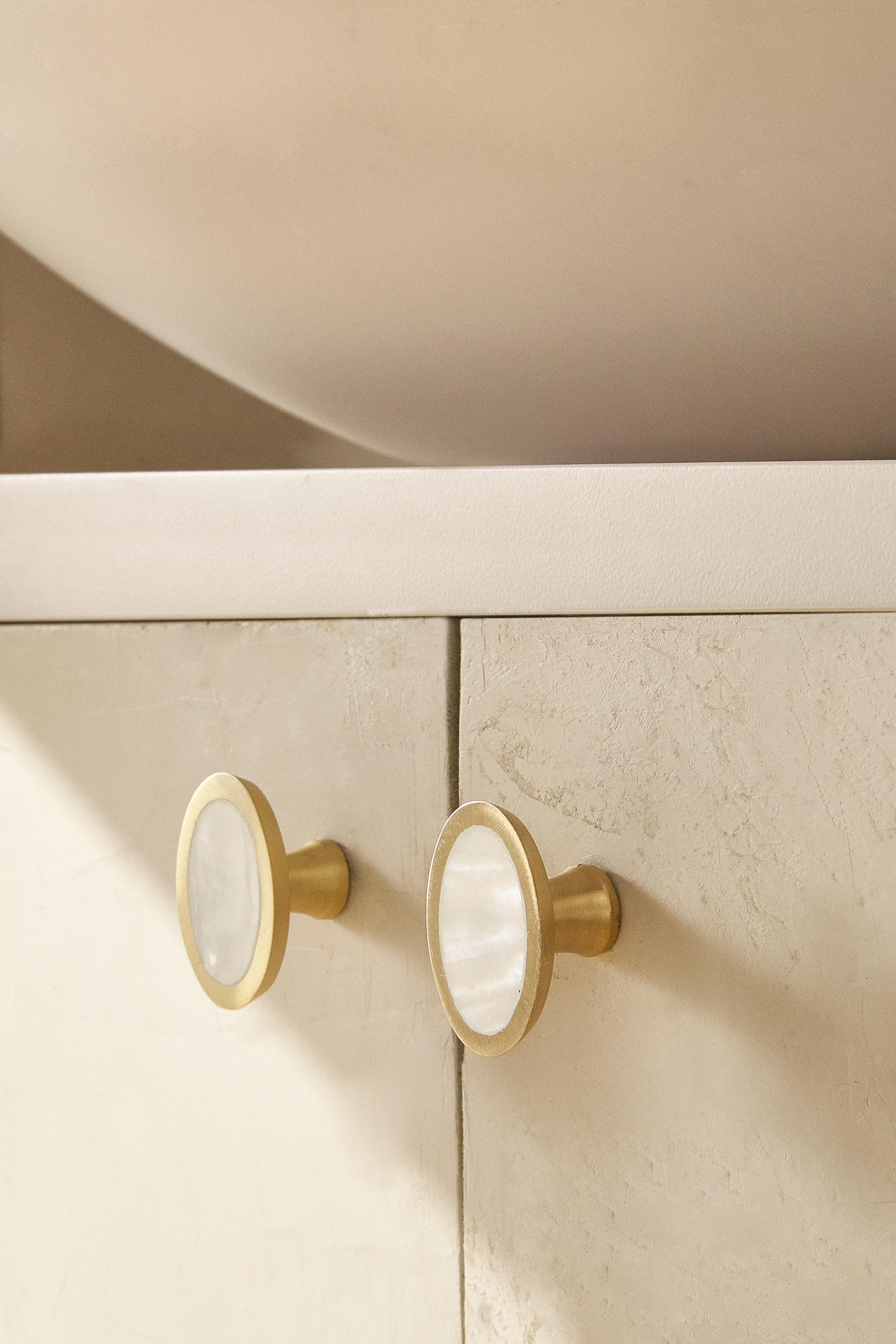 SET OF OVAL MOTHER-OF-PEARL KNOBS (SET OF 2)